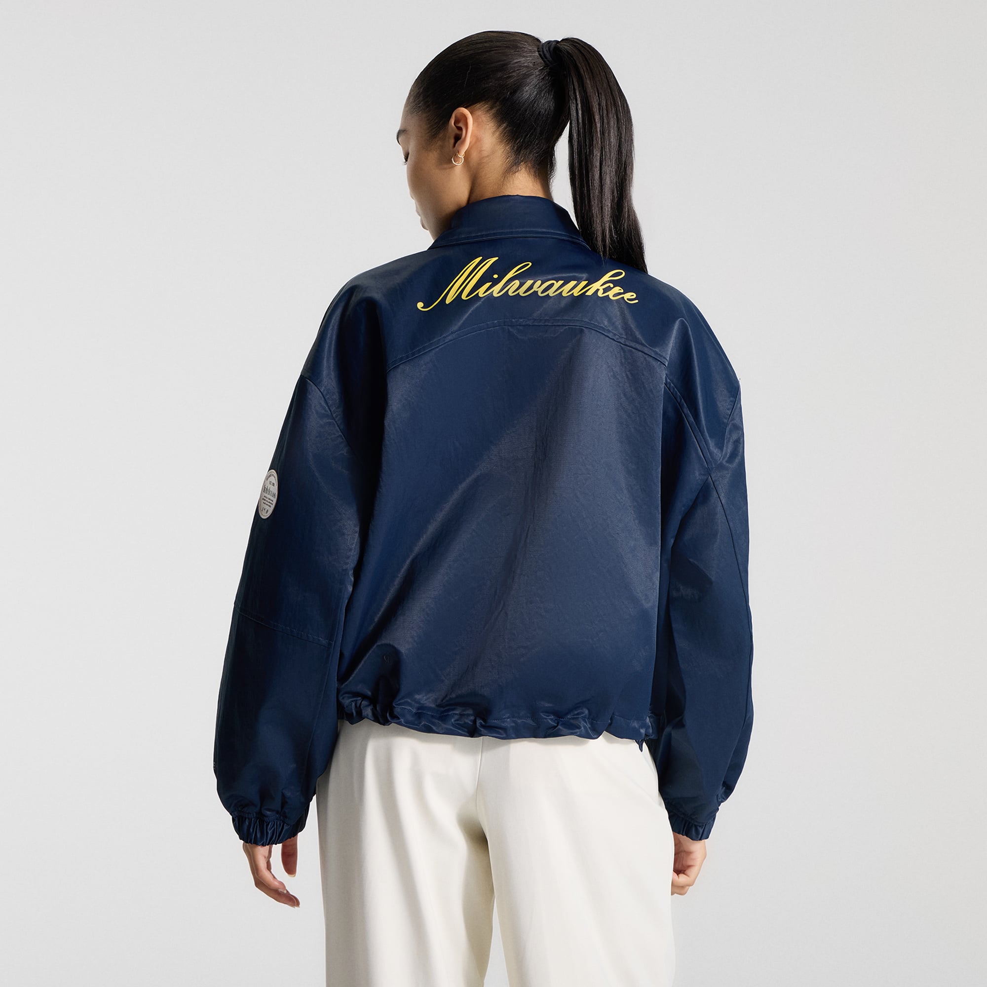 Veste d'entraîneur lululemon True Navy Milwaukee Brewers pour femme