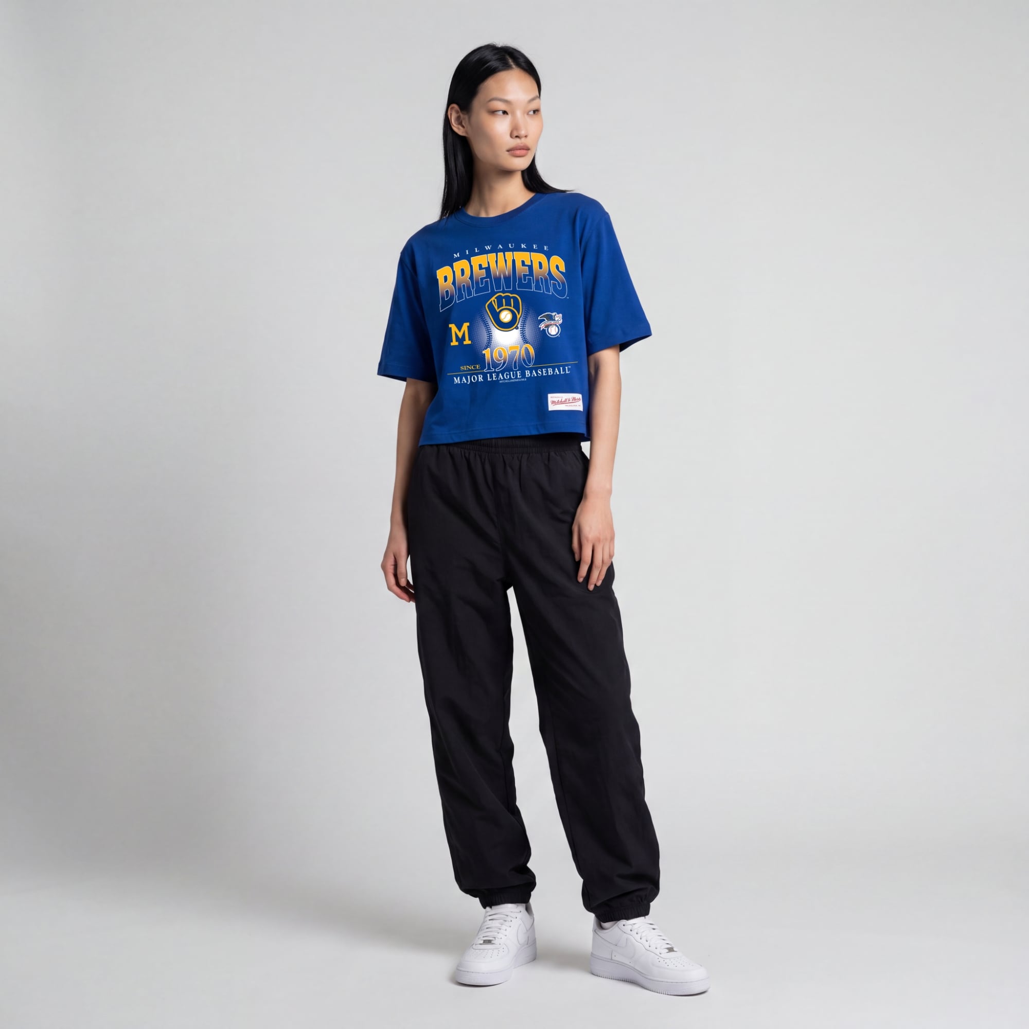 T-shirt Mitchell & Ness Royal Milwaukee Brewers Street Graphics pour femmes