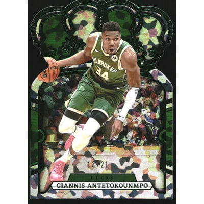 2023-24 Crown Royale Crystal FOTL Green #59 Giannis Antetokounmpo