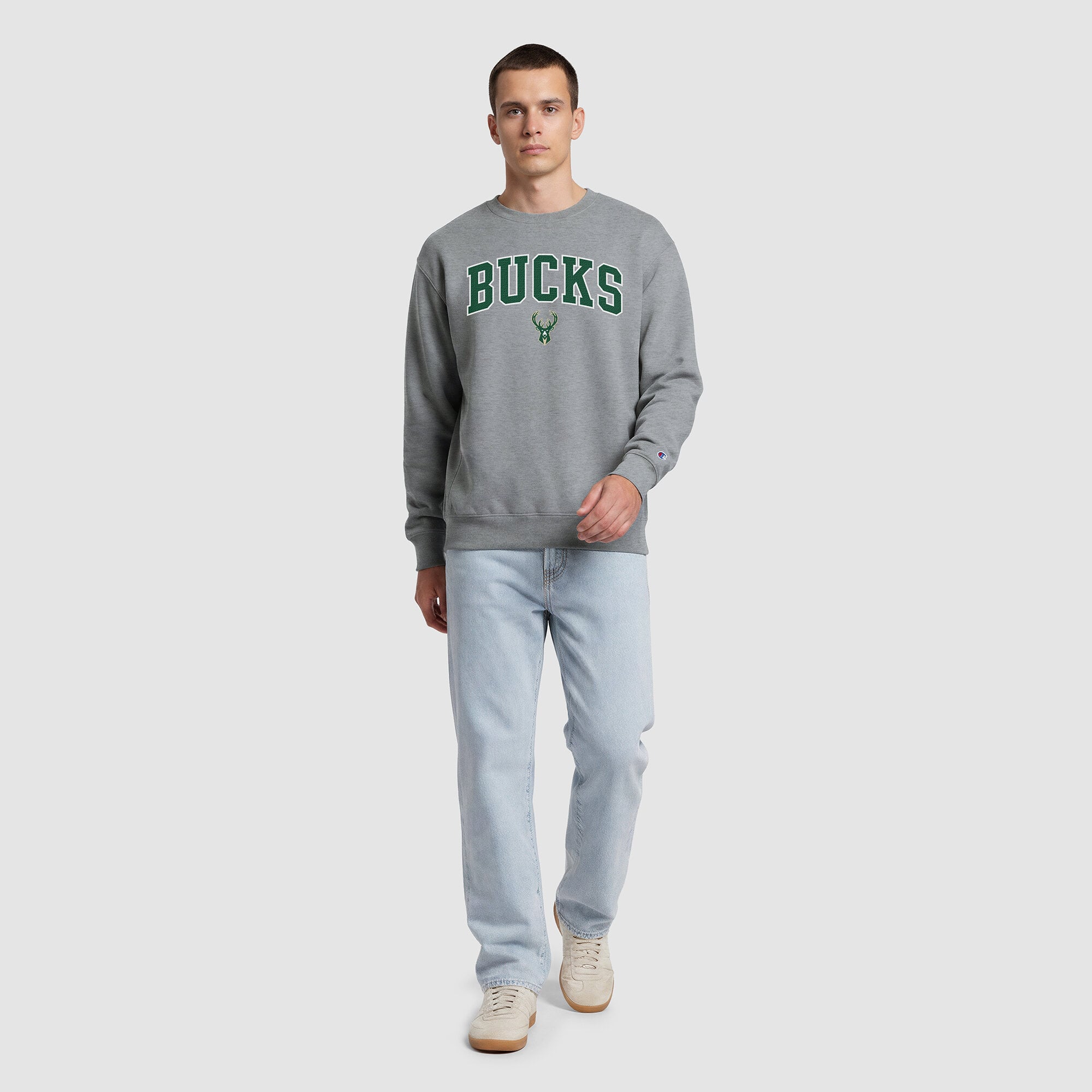 Sweat-shirt à col rond contrasté Champion gris Milwaukee Bucks pour homme