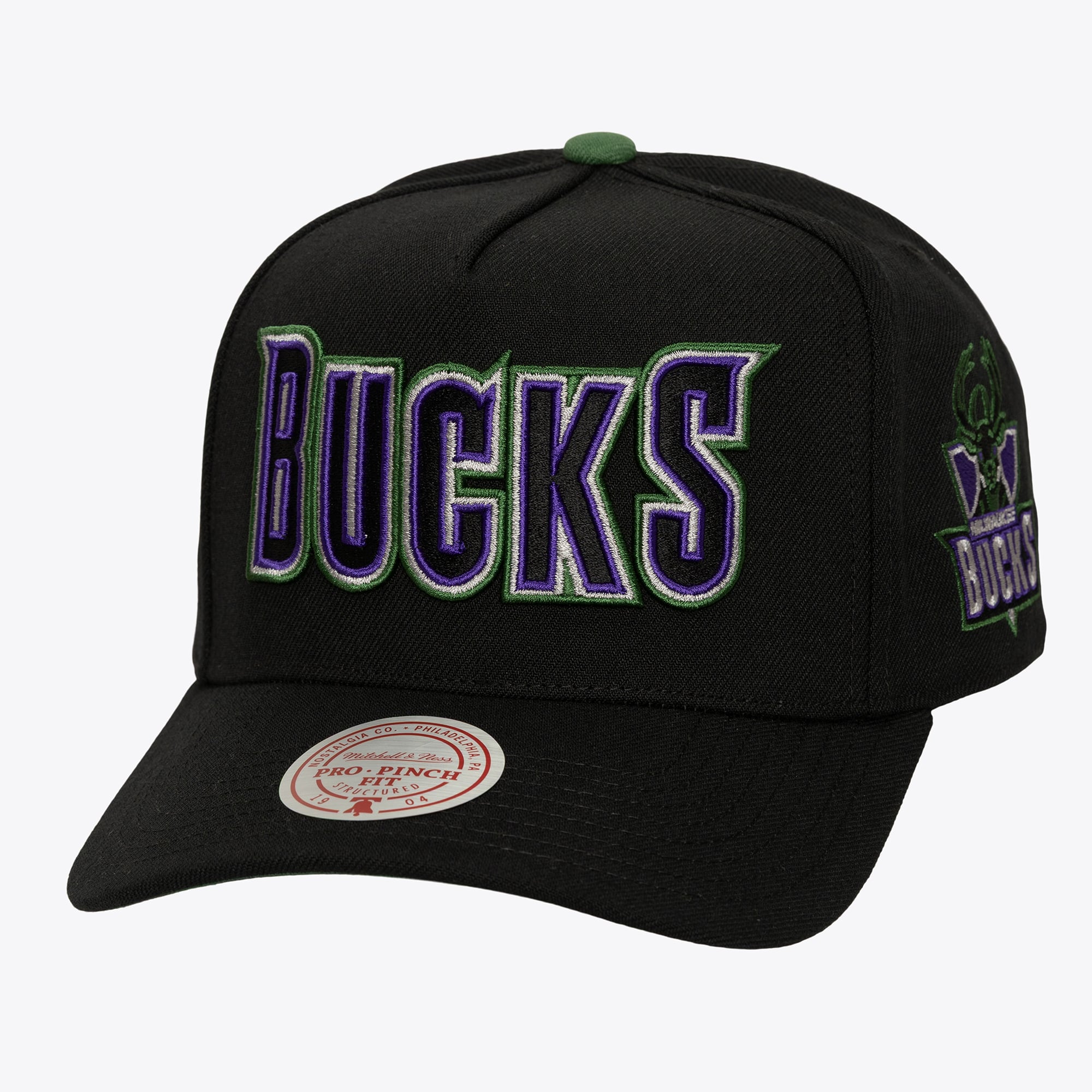 Men's Milwaukee Bucks Mitchell & Ness Black Class Act Pro Snapback Hat
