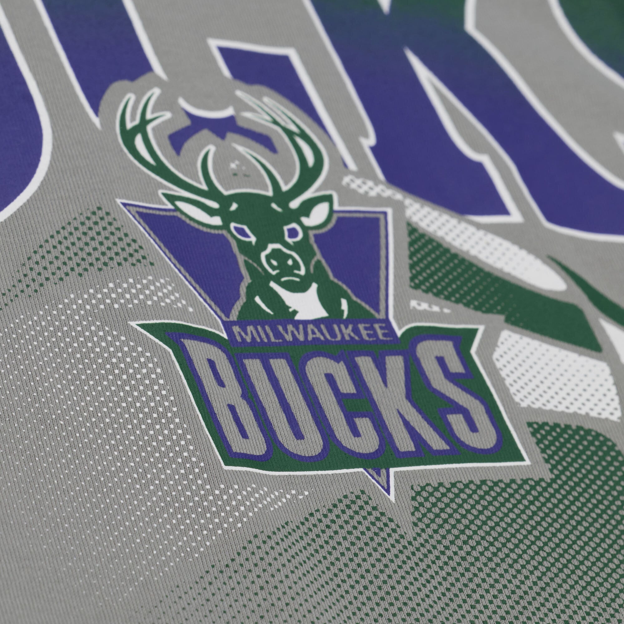 T-shirt graphique Mitchell & Ness gris pour homme, motif Milwaukee Bucks.