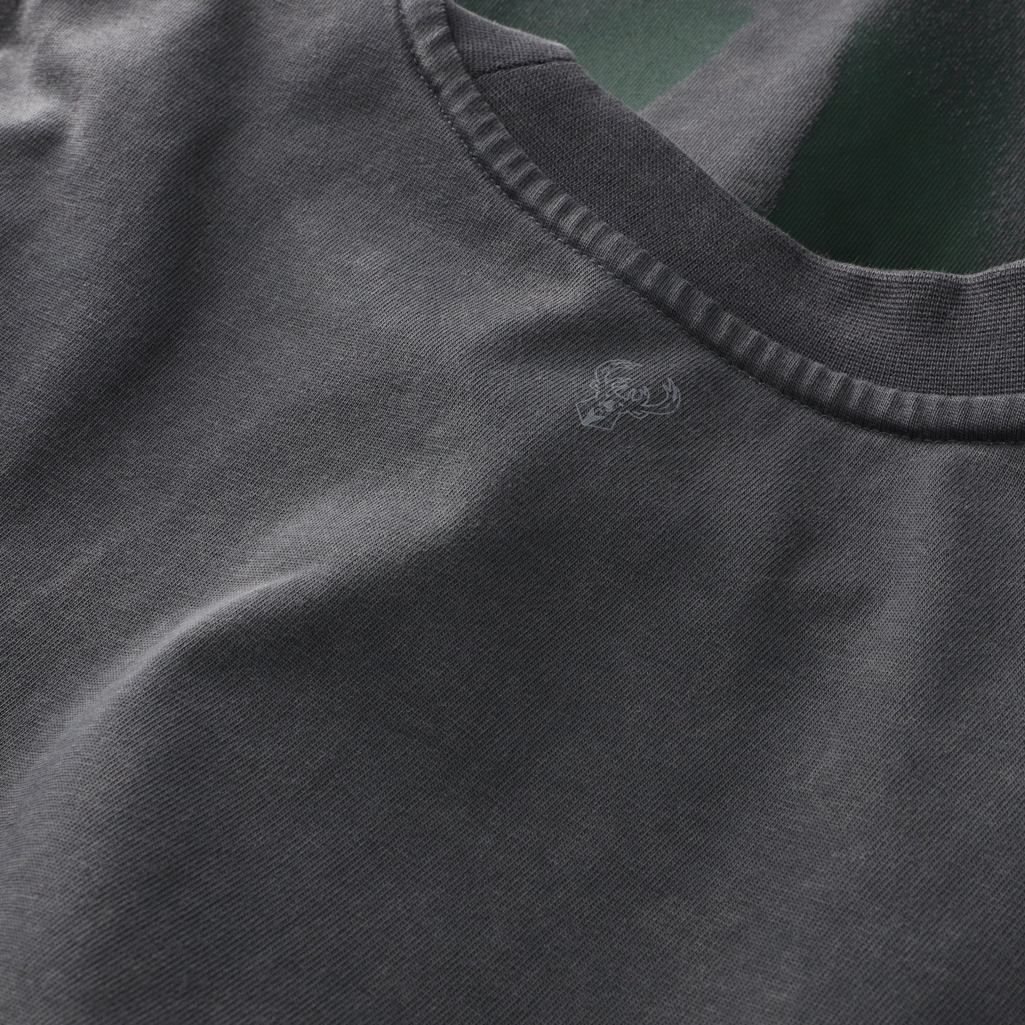 Débardeur d'avant-match Nike anthracite Milwaukee Bucks 2026 Standard Issue pour homme