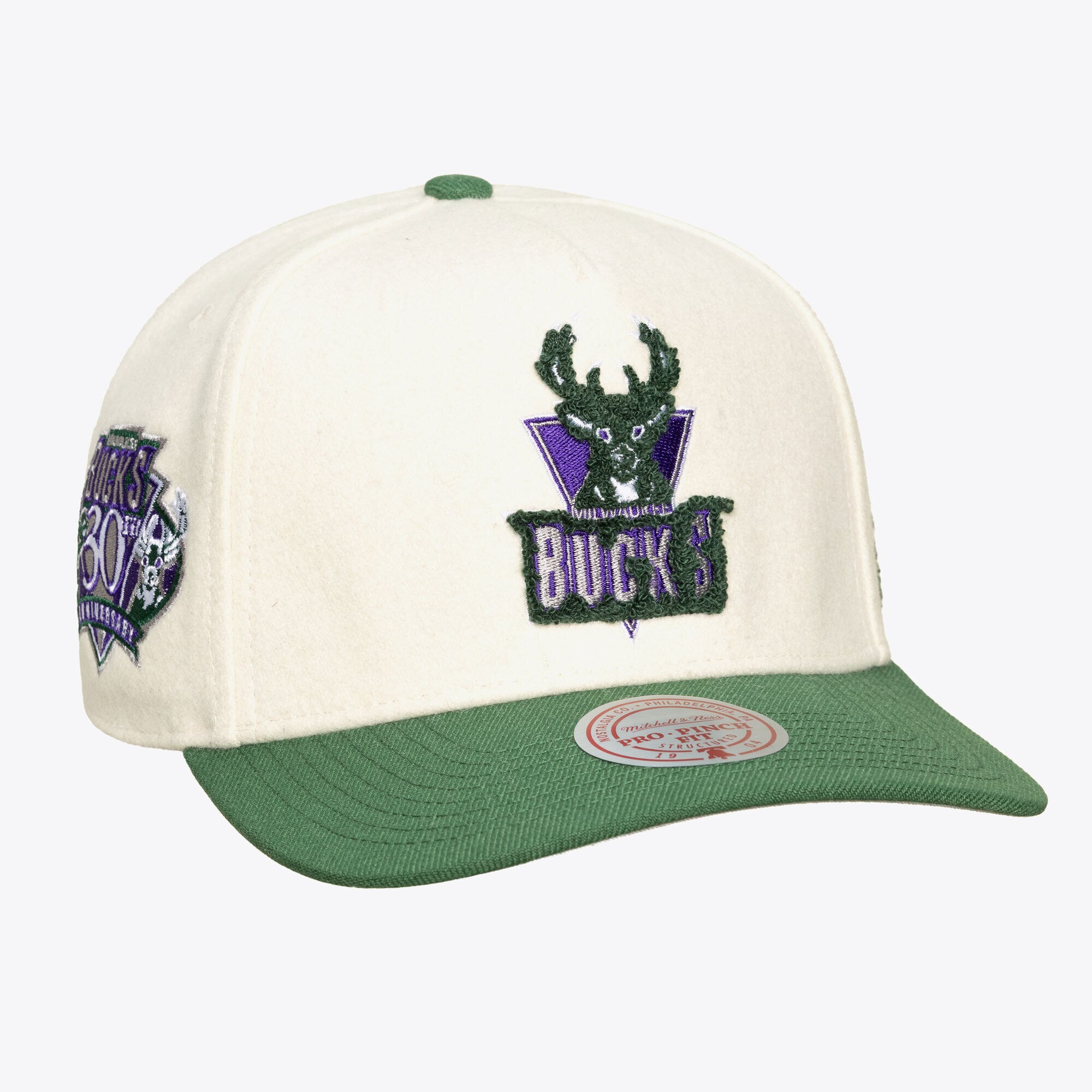 Unisex Mitchell & Ness Cream Milwaukee Bucks Cream Team Pro Adjustable Hat