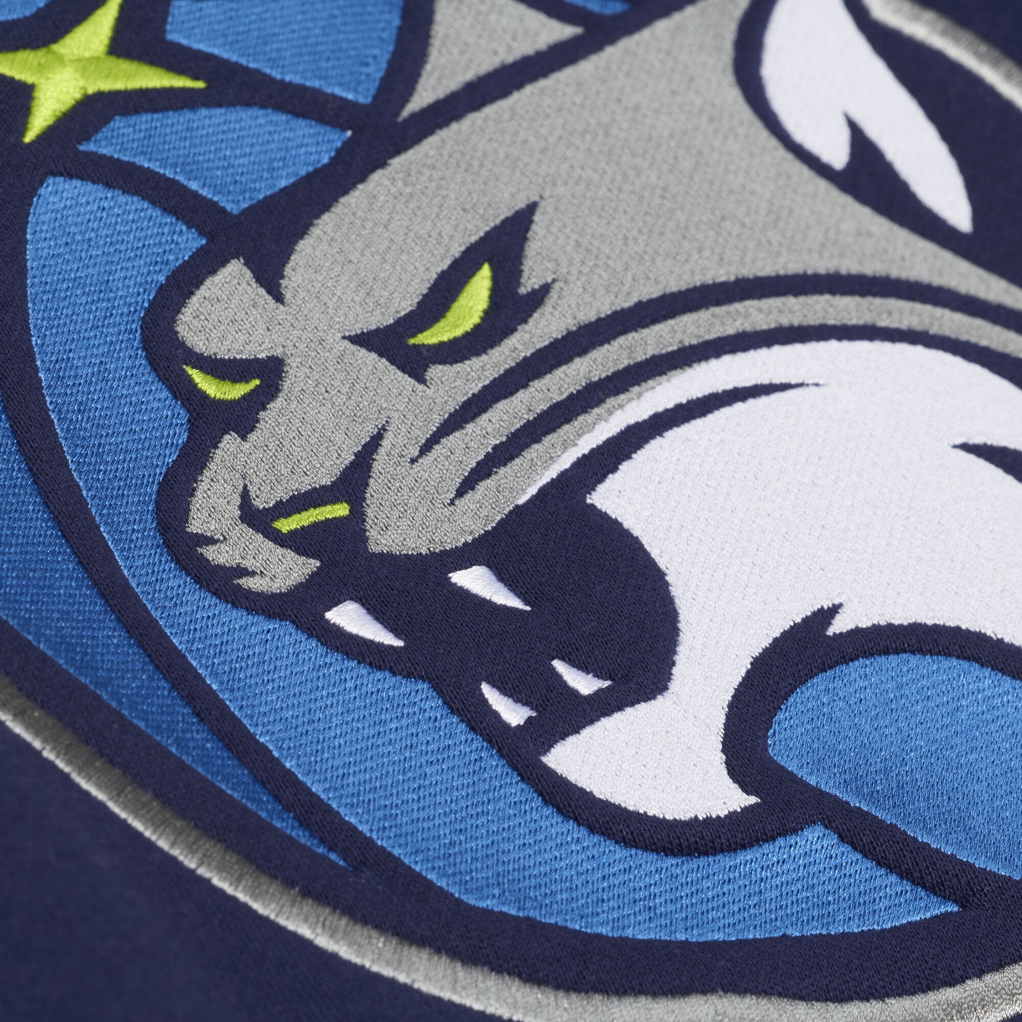 Sweat-shirt à col rond en polaire légère Mitchell & Ness bleu marine Minnesota Lynx pour femme