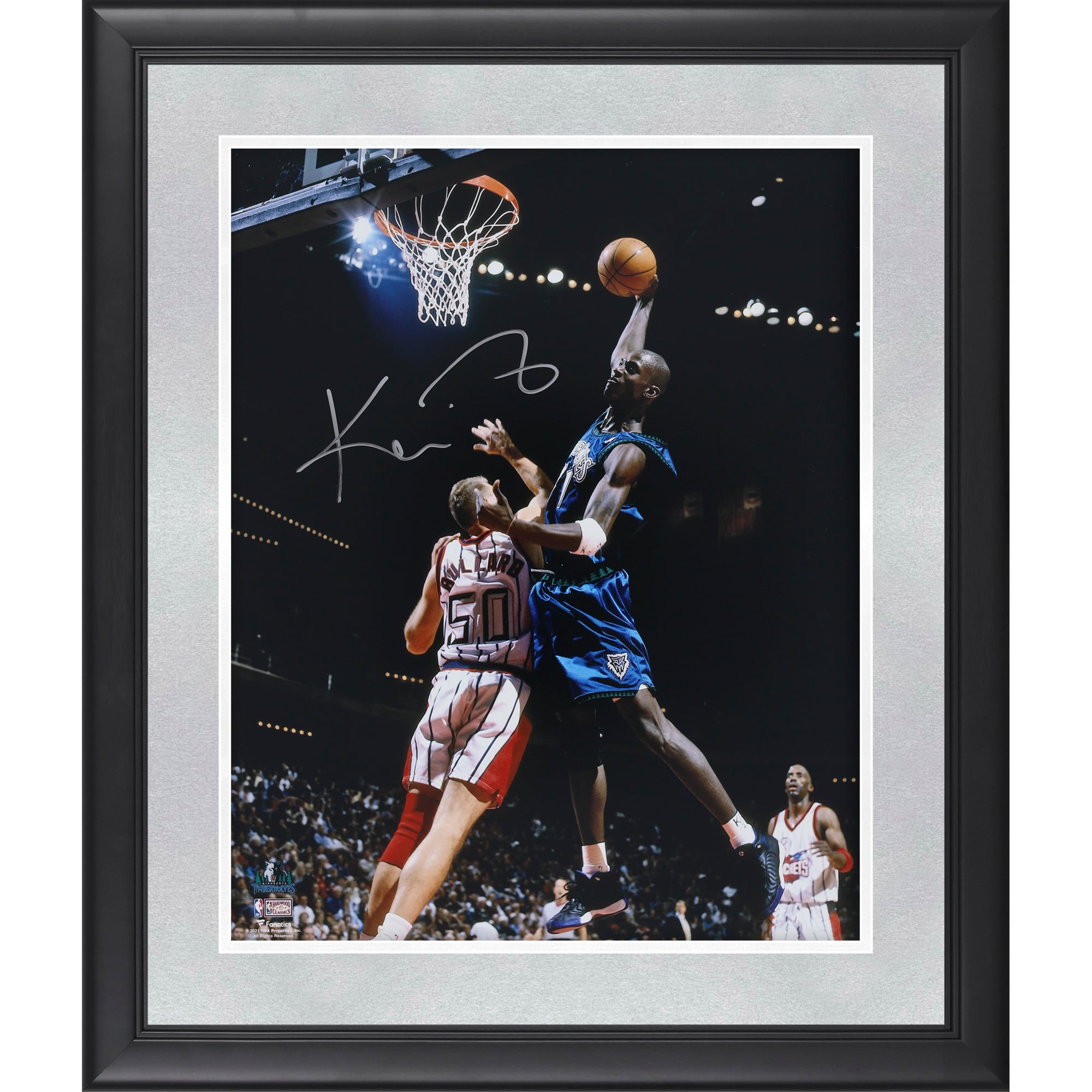 Photo encadrée et autographiée de Kevin Garnett (Minnesota Timberwolves) : dunk spectaculaire à une main (40 x 50 cm).