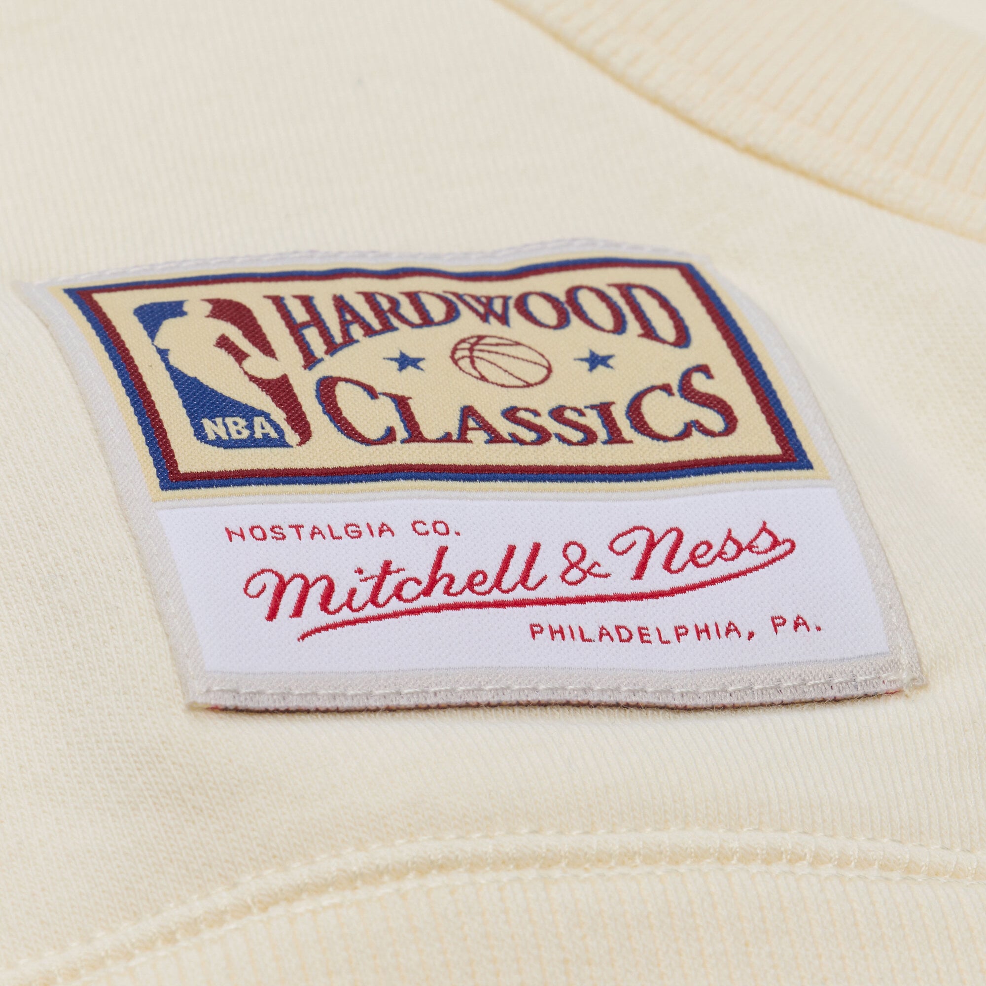 Sweat à capuche en polaire Mitchell & Ness crème Minnesota Timberwolves pour homme