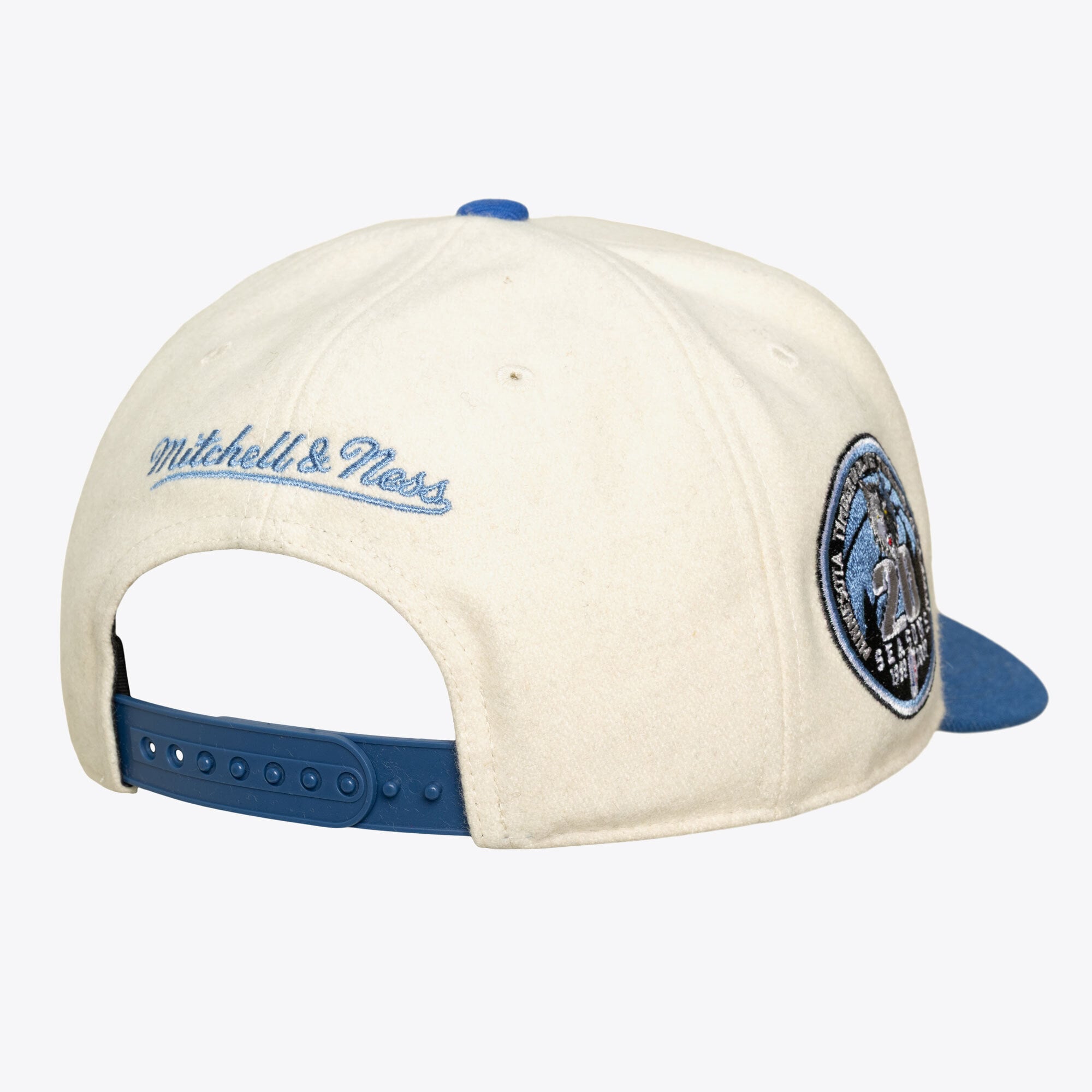 Casquette unisexe Mitchell & Ness crème Minnesota Timberwolves Team Pro ajustable