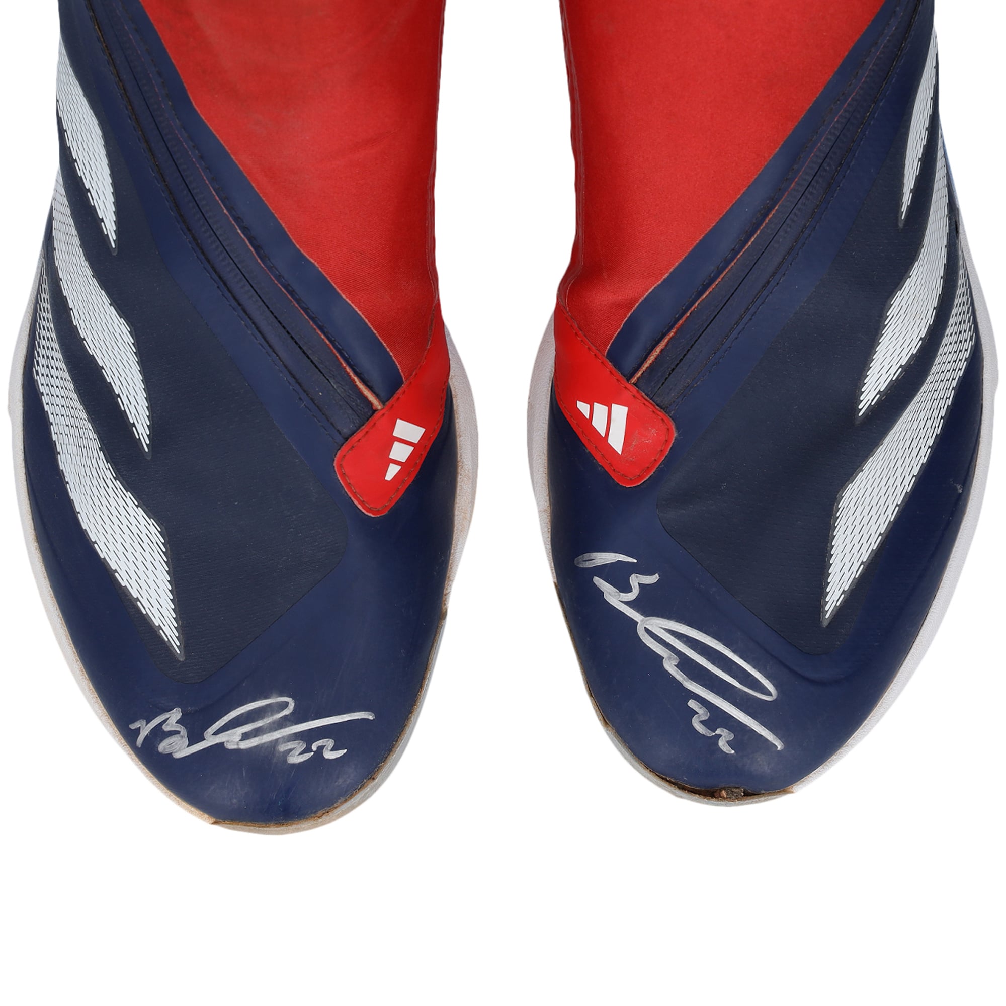 Crampons adidas bleu marine et rouge autographiés par Brooks Lee, portés en match par les Twins du Minnesota lors de la saison 2024 de la MLB.