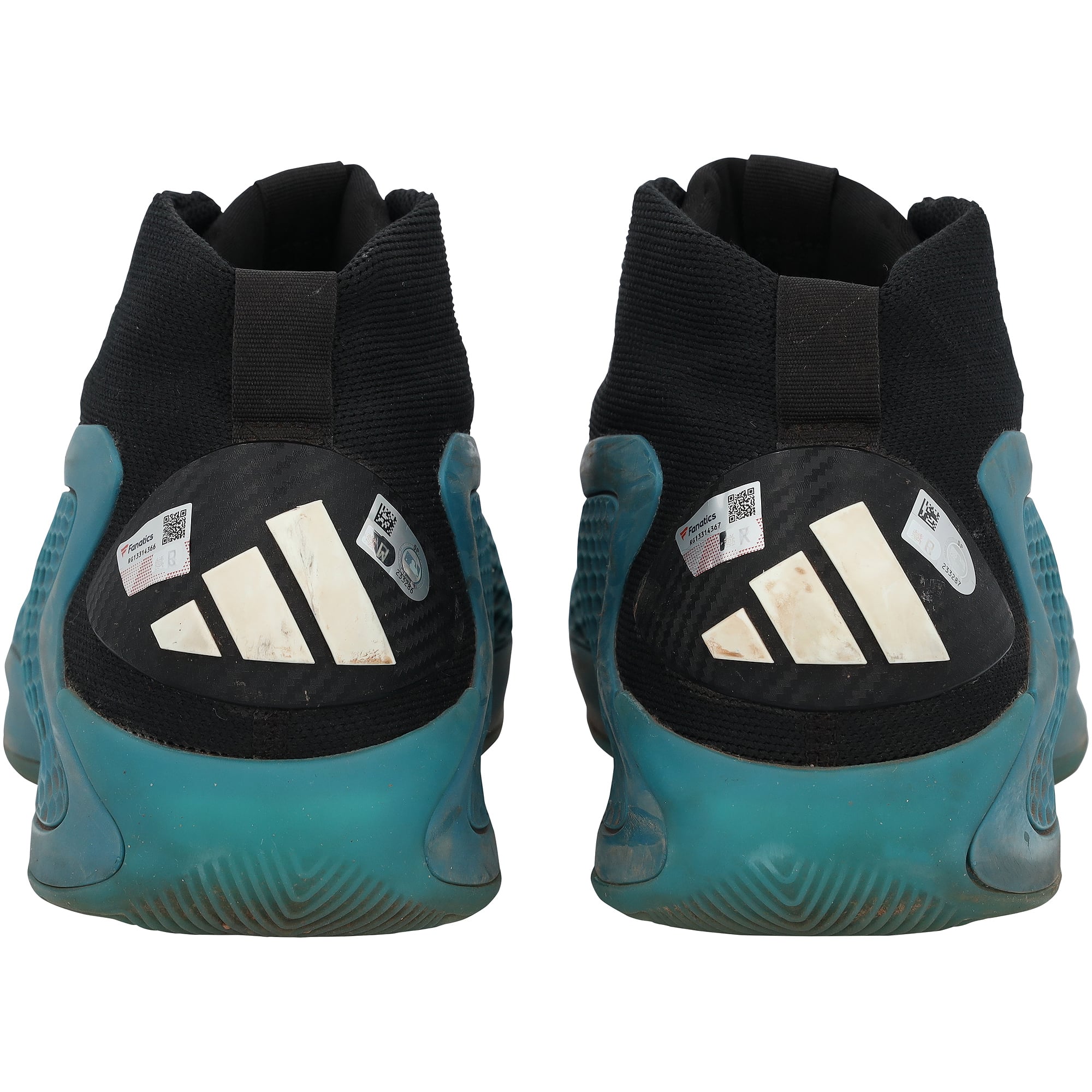 Chaussures adidas noires et turquoise portées par Brooks Lee, joueur des Minnesota Twins, lors de la saison 2024 de la MLB et autographiées par ce dernier.
