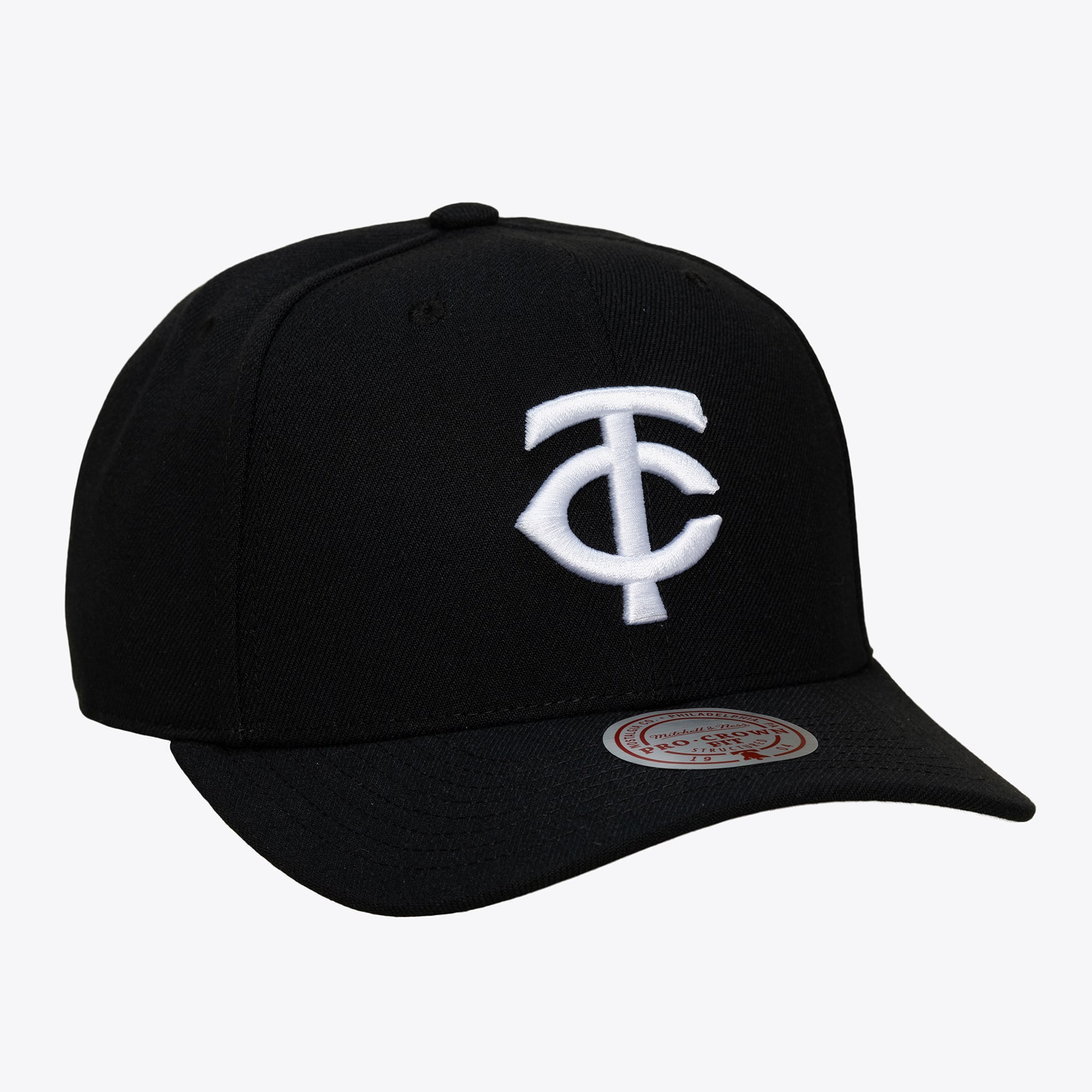 Men's Mitchell & Ness Black Minnesota Twins Black and White Pro Crown Snapback