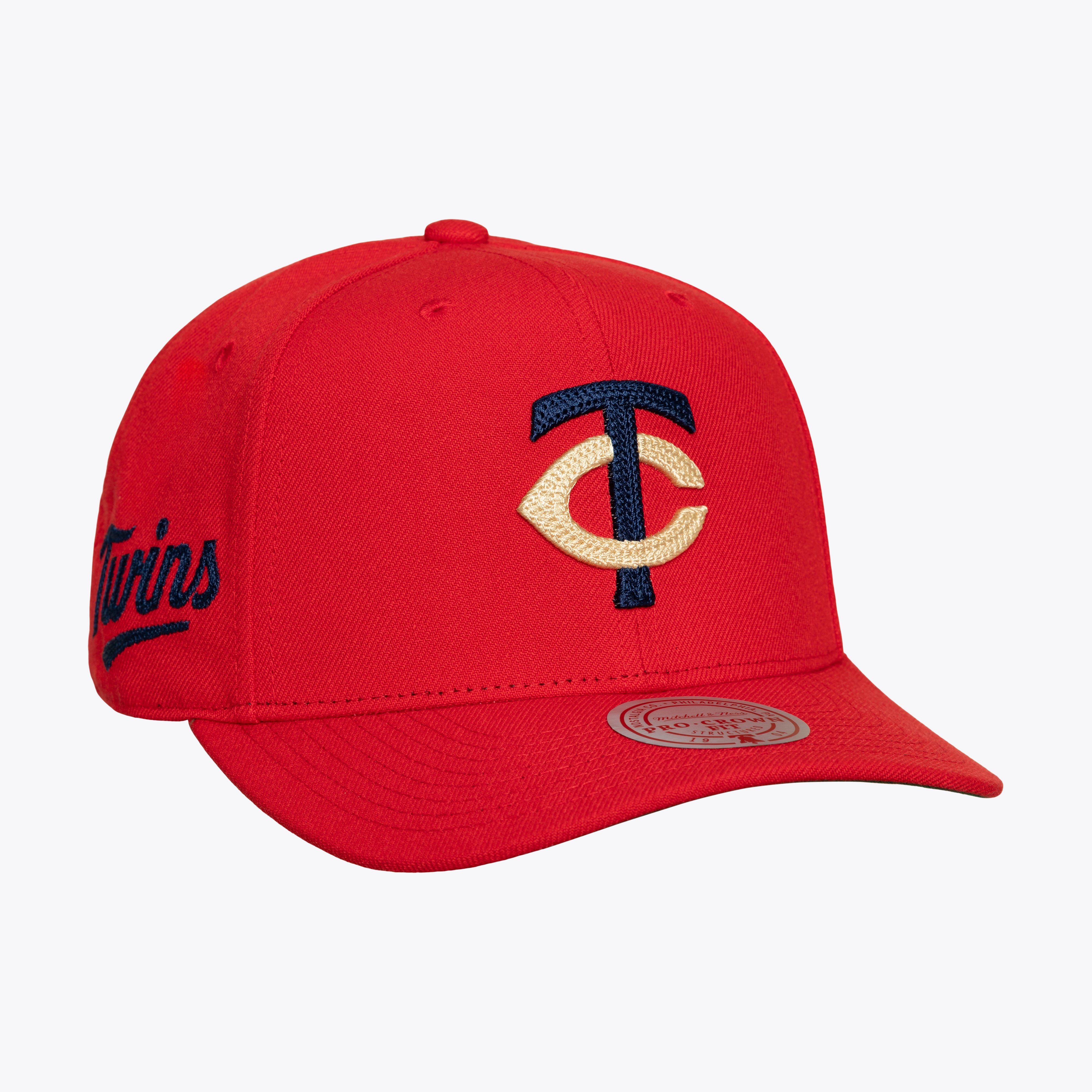 Men's Mitchell & Ness Red Minnesota Twins Secondary Pro Snapback Hat