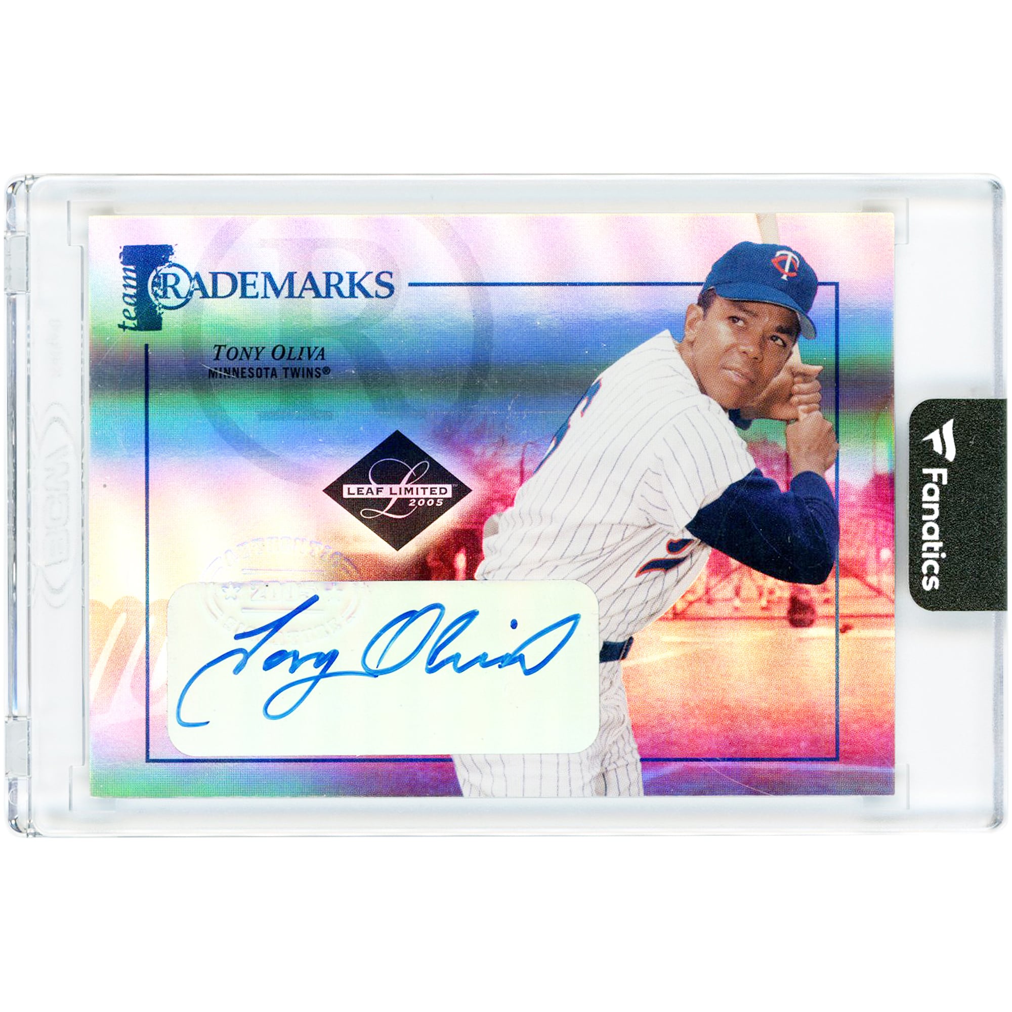 Carte autographiée de Tony Oliva (Minnesota Twins) de la série Donruss Leaf Limited 2005, portant la marque de l'équipe n° TT-38, numéro 46/50