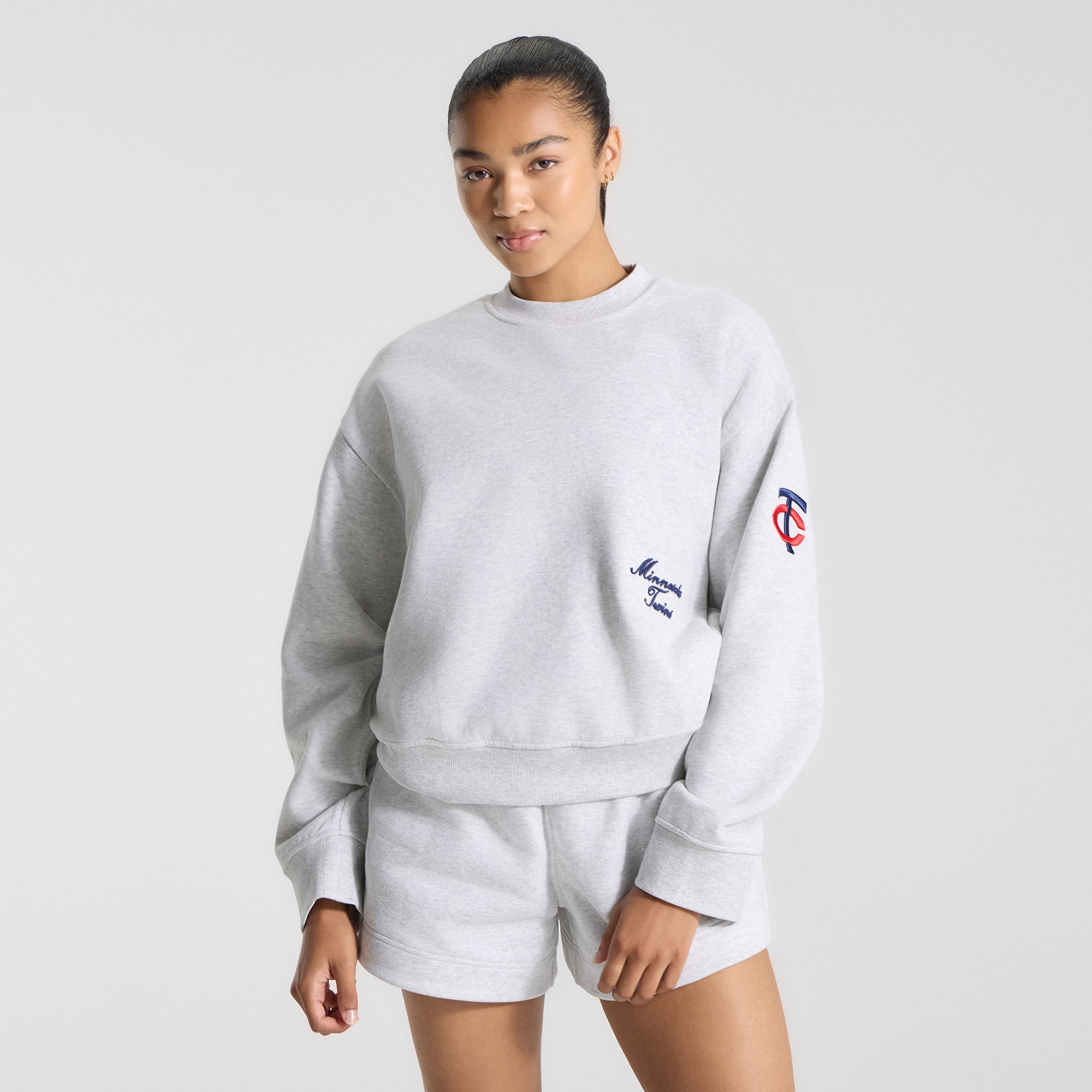 Pull ras du cou surdimensionné Steady State pour femme, couleur gris chiné ultra clair Minnesota Twins