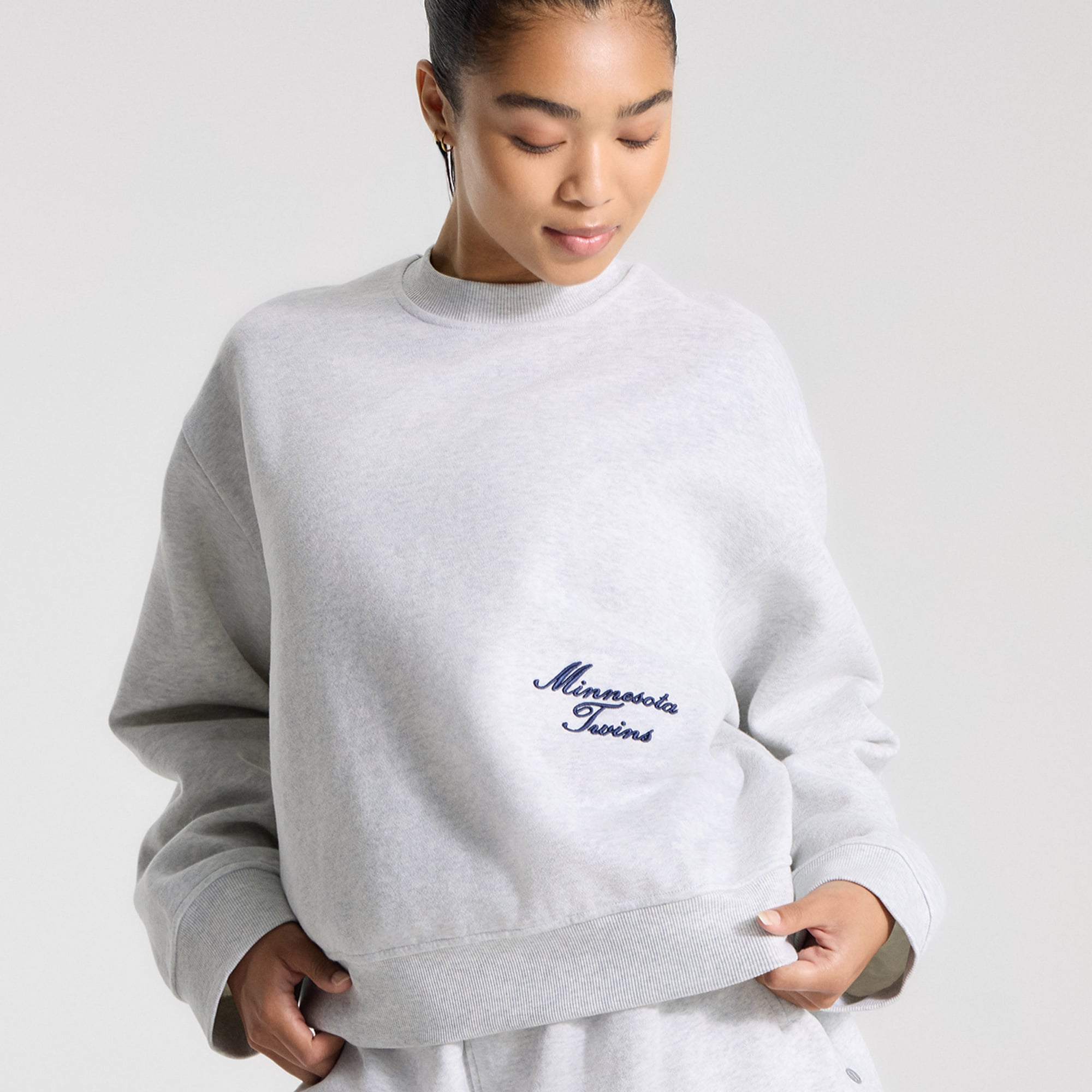 Pull ras du cou surdimensionné Steady State pour femme, couleur gris chiné ultra clair Minnesota Twins