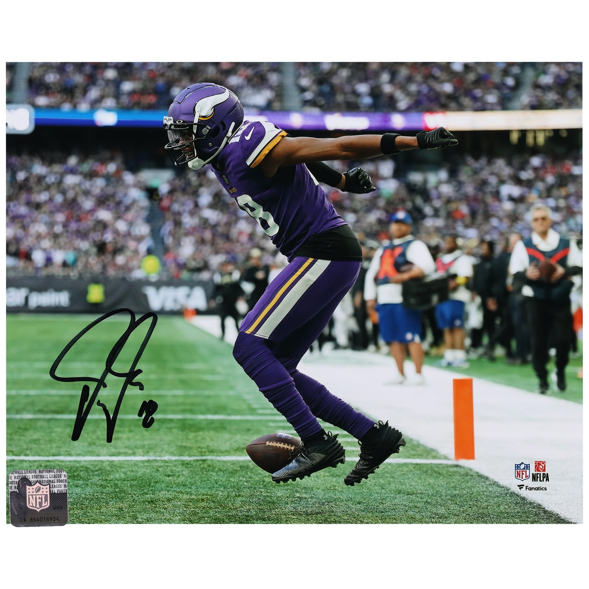 Photographie autographiée de Justin Jefferson des Minnesota Vikings, Purple Griddy, 8"x 10"