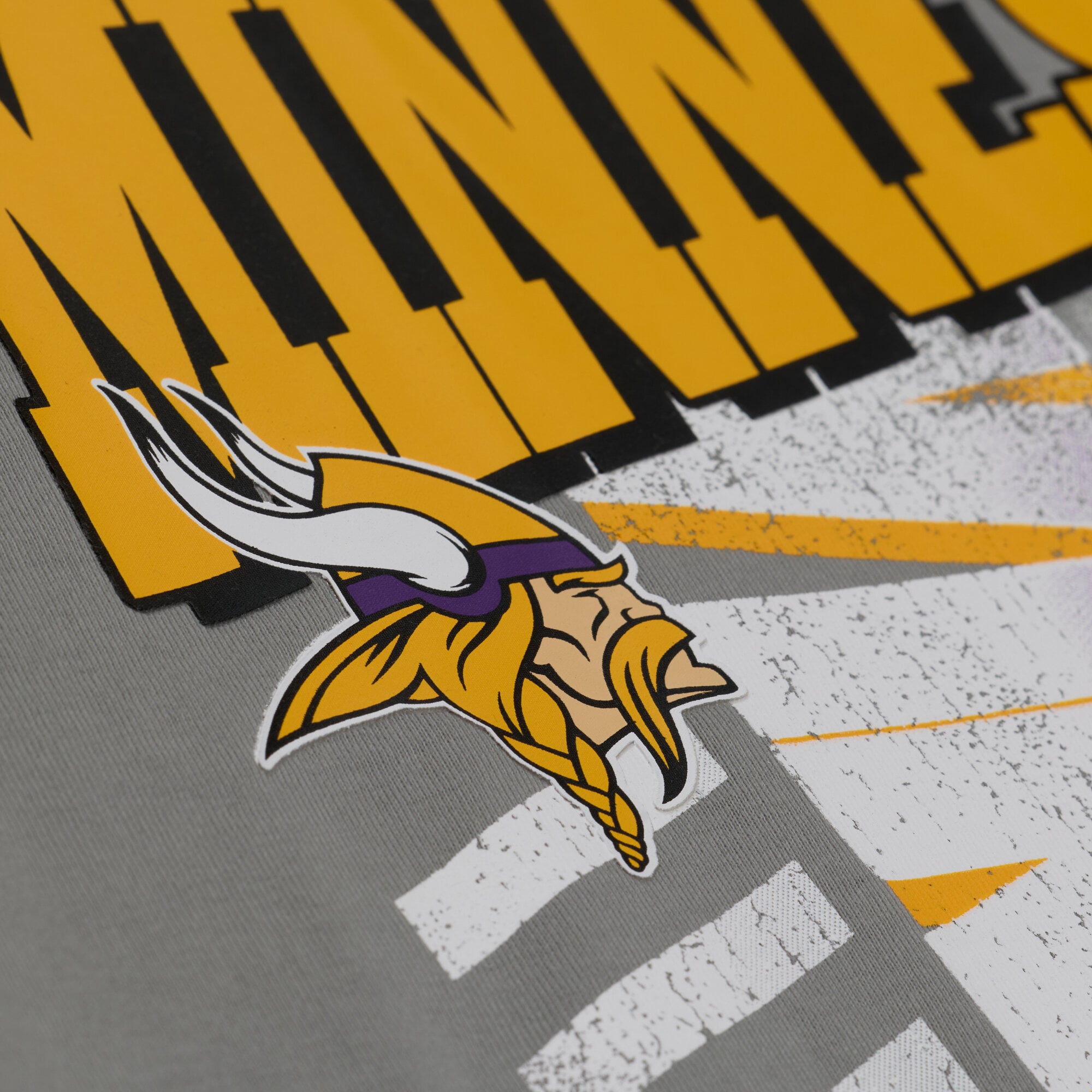 T-shirt à manches courtes Mitchell & Ness gris Minnesota Vikings Core Essentials Street Graphic pour homme