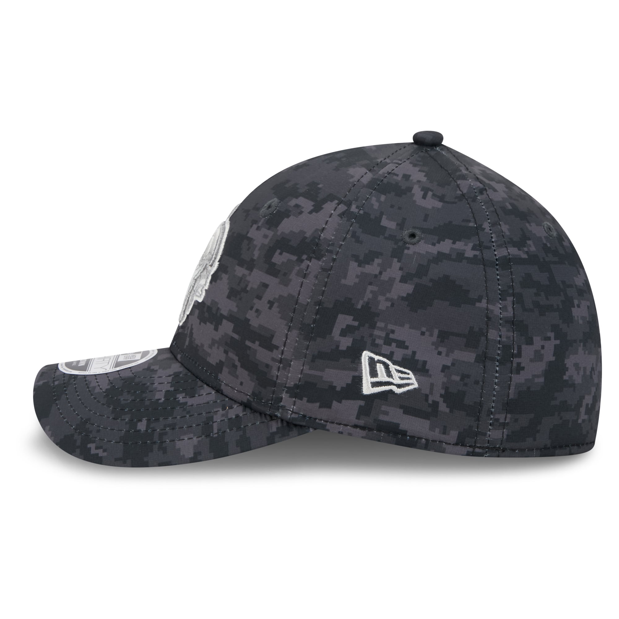 Casquette extensible New Era noire Minnesota Vikings 2026 Salute To Service 39THIRTY M-Crown pour homme