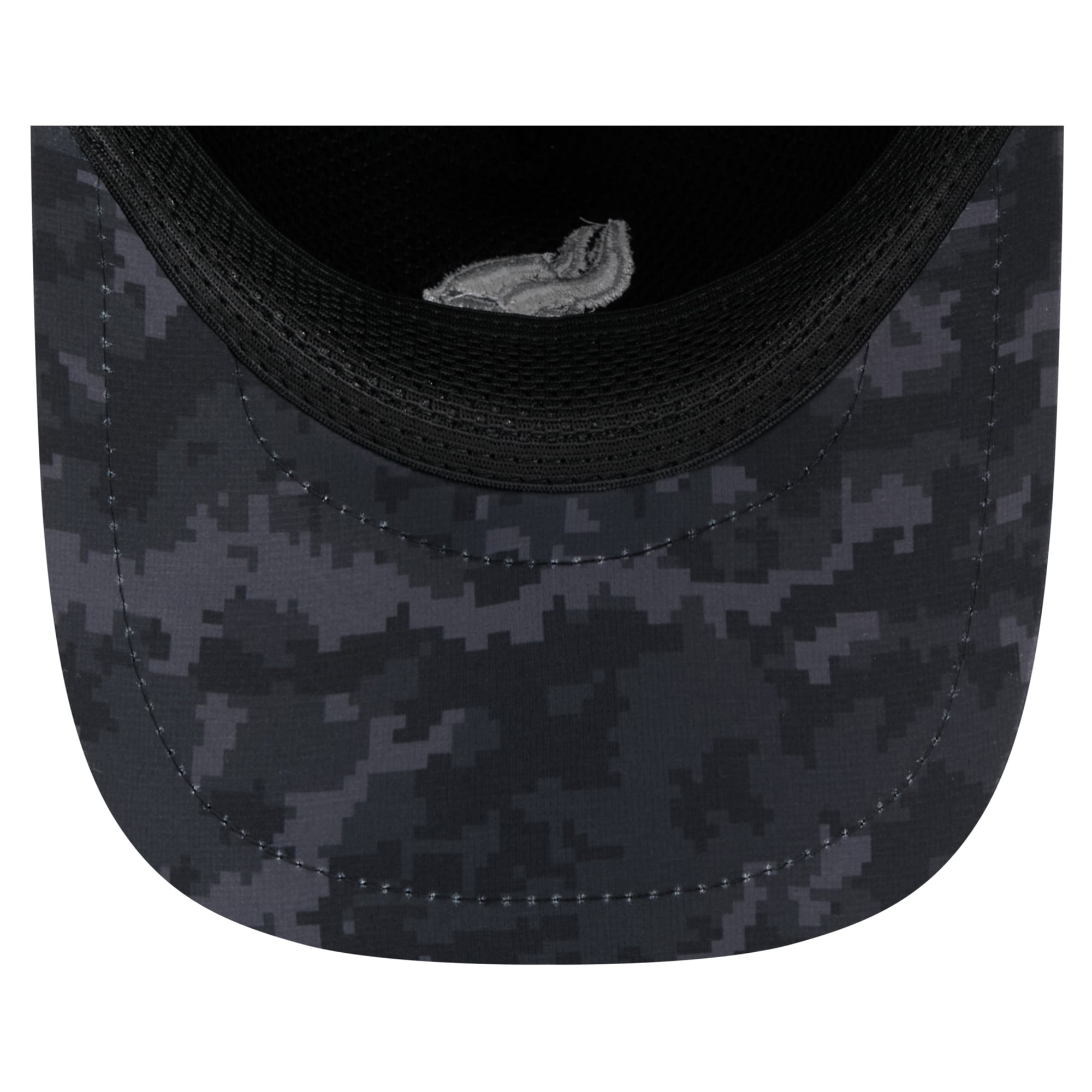 Casquette trucker ajustable New Era Apex 9FORTY noire Minnesota Vikings 2026 Salute To Service pour homme