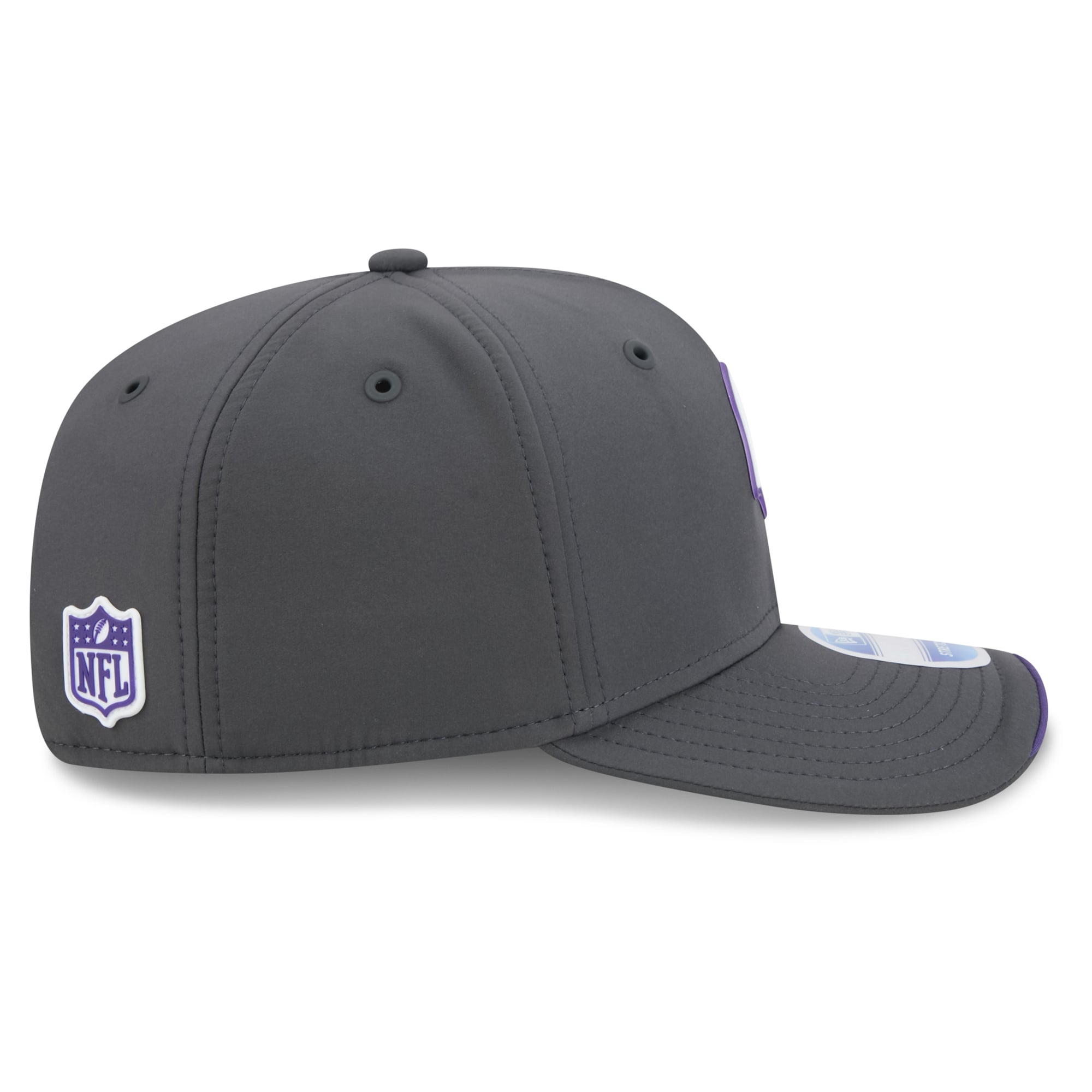 Casquette ajustable New Era anthracite Minnesota Vikings 2026 Sideline pour temps froid 9SEVENTY