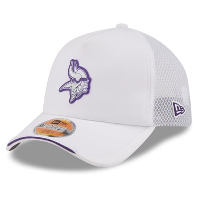 Minnesota Vikings New Era 2026 Sideline Apex 9FORTY Adjustable Trucker Hat - White