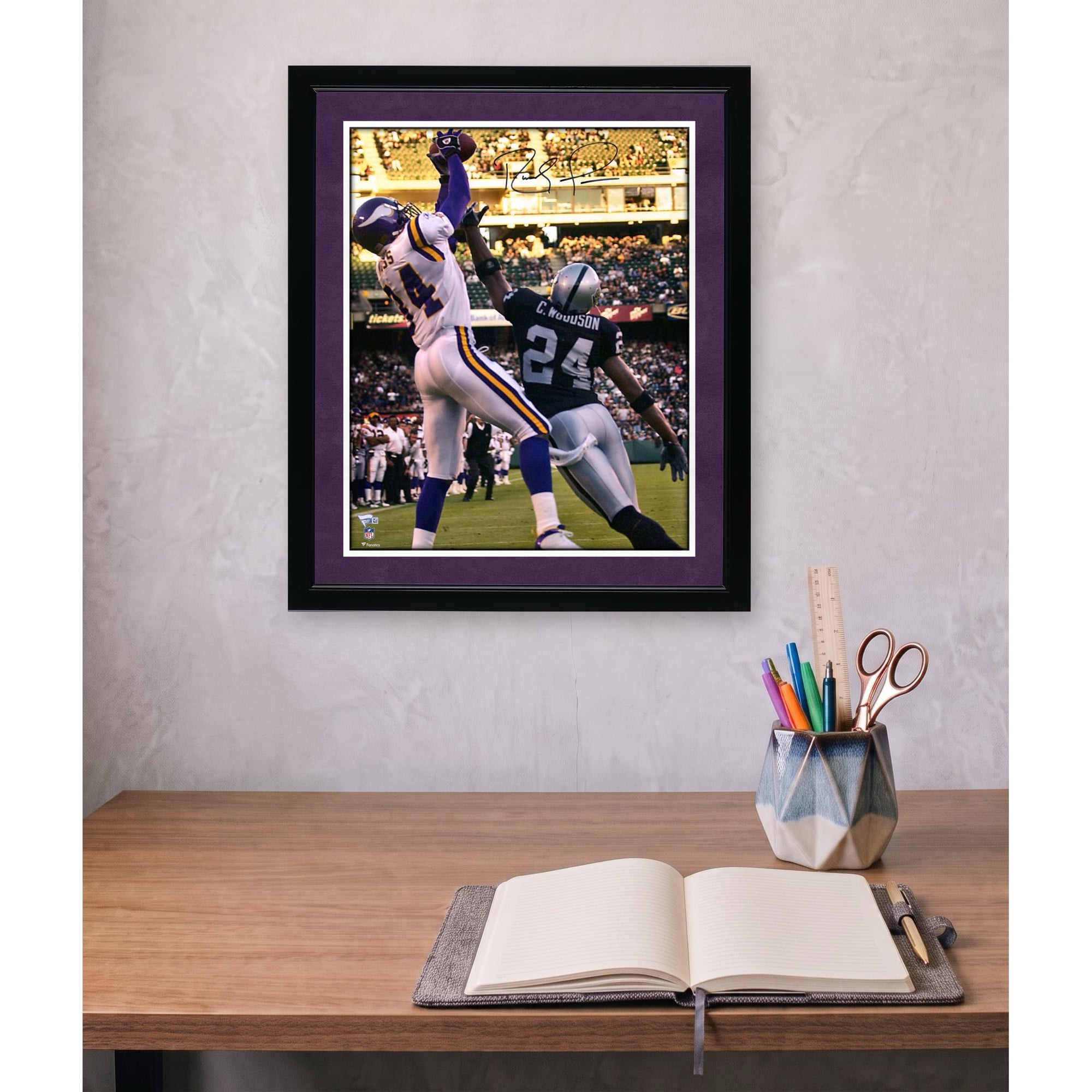 Photo dédicacée de Randy Moss (Minnesota Vikings) - Match contre les Raiders (40 x 50 cm)