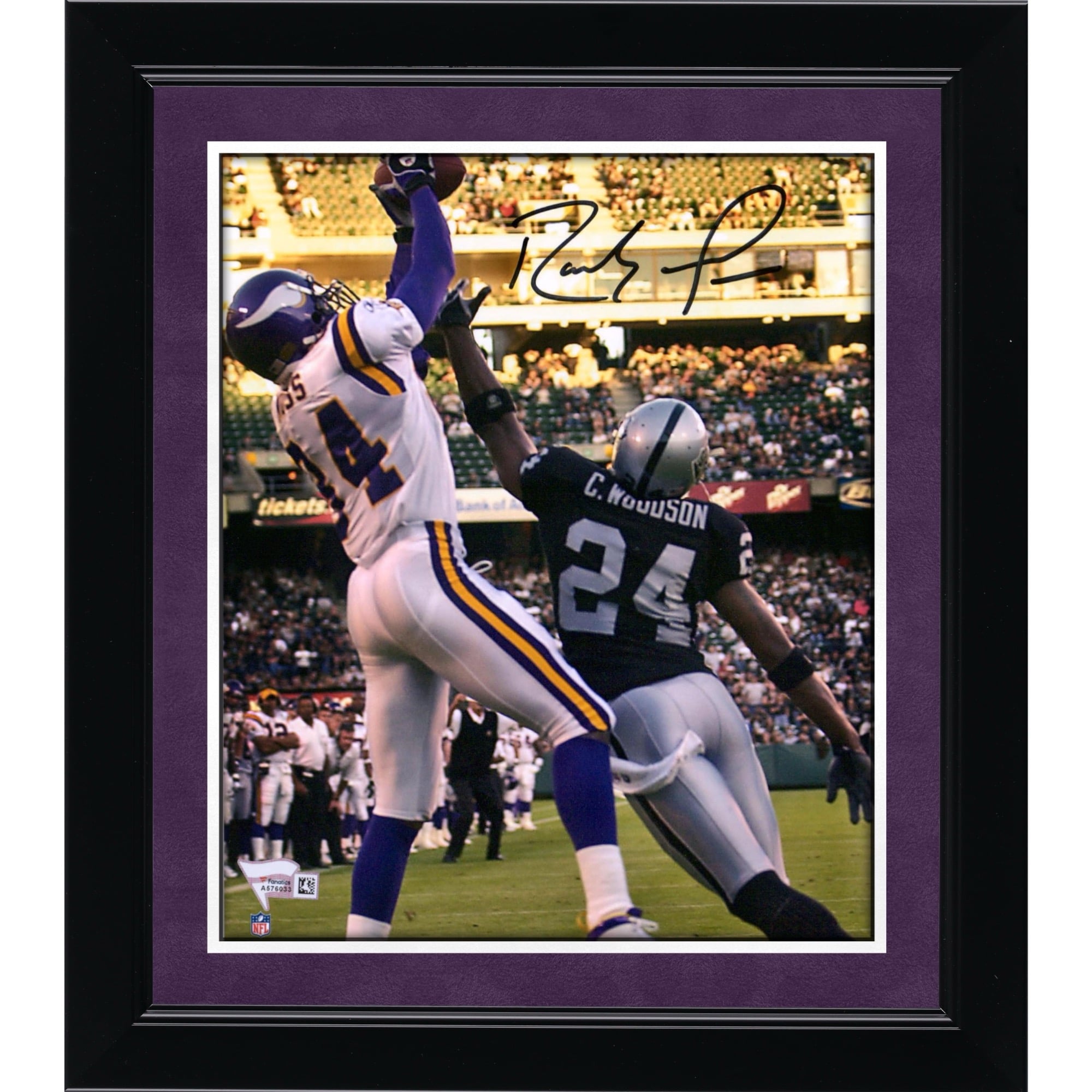 Randy Moss Minnesota Vikings Autographed 8" x 10" Catch Vs. Raiders Photograph