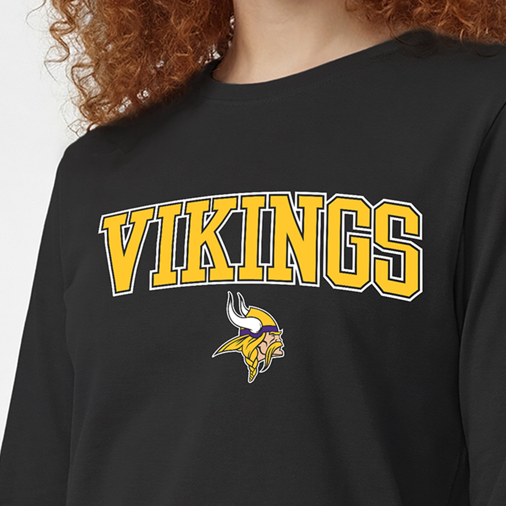 T-shirt à manches longues Champion noir pour femmes, logo principal des Vikings du Minnesota
