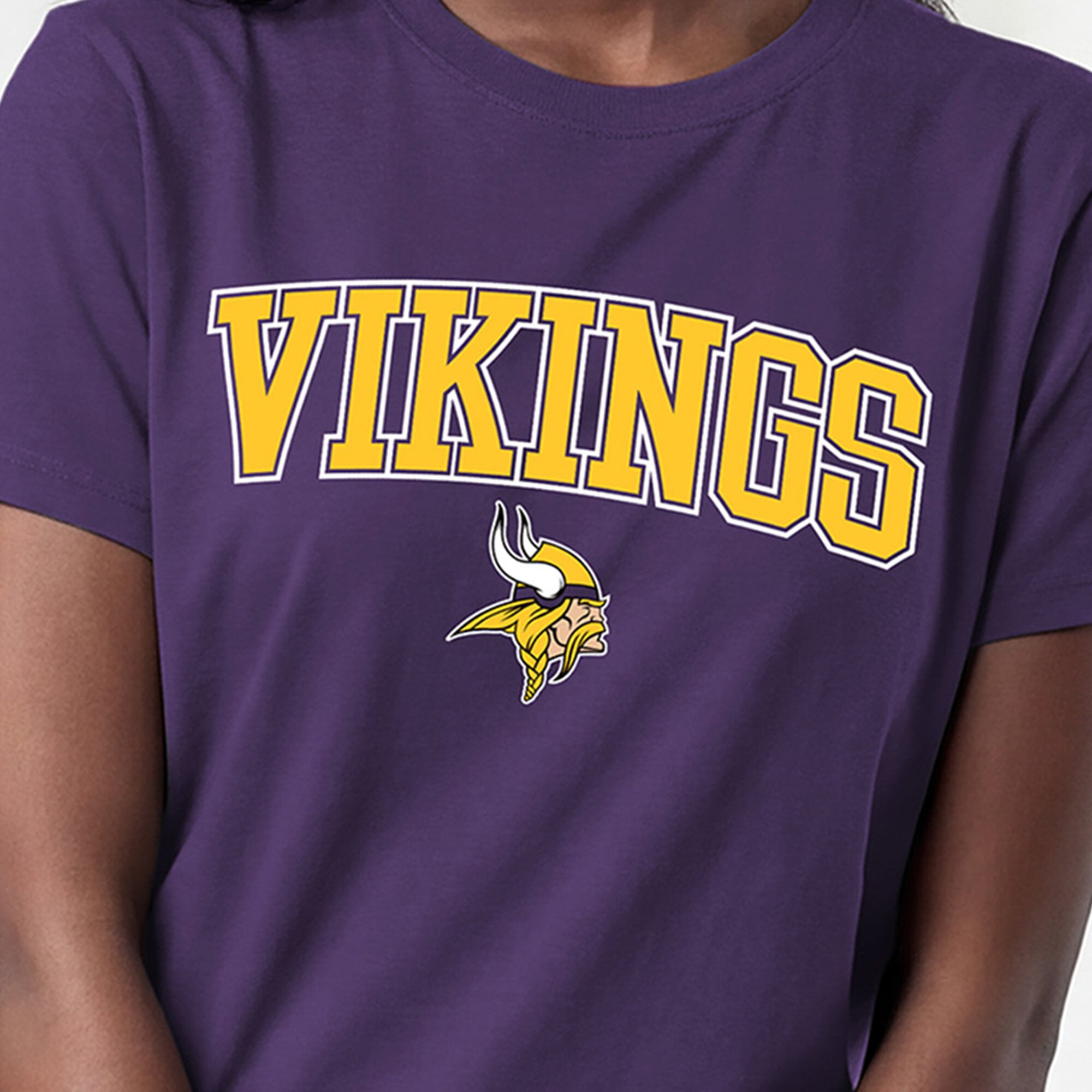 T-shirt Champion violet pour femmes avec logo arqué des Vikings du Minnesota