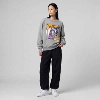  Minnesota Vikings Mitchell & Ness Women's Street Graphic Crewneck Sweatshirt - Gray