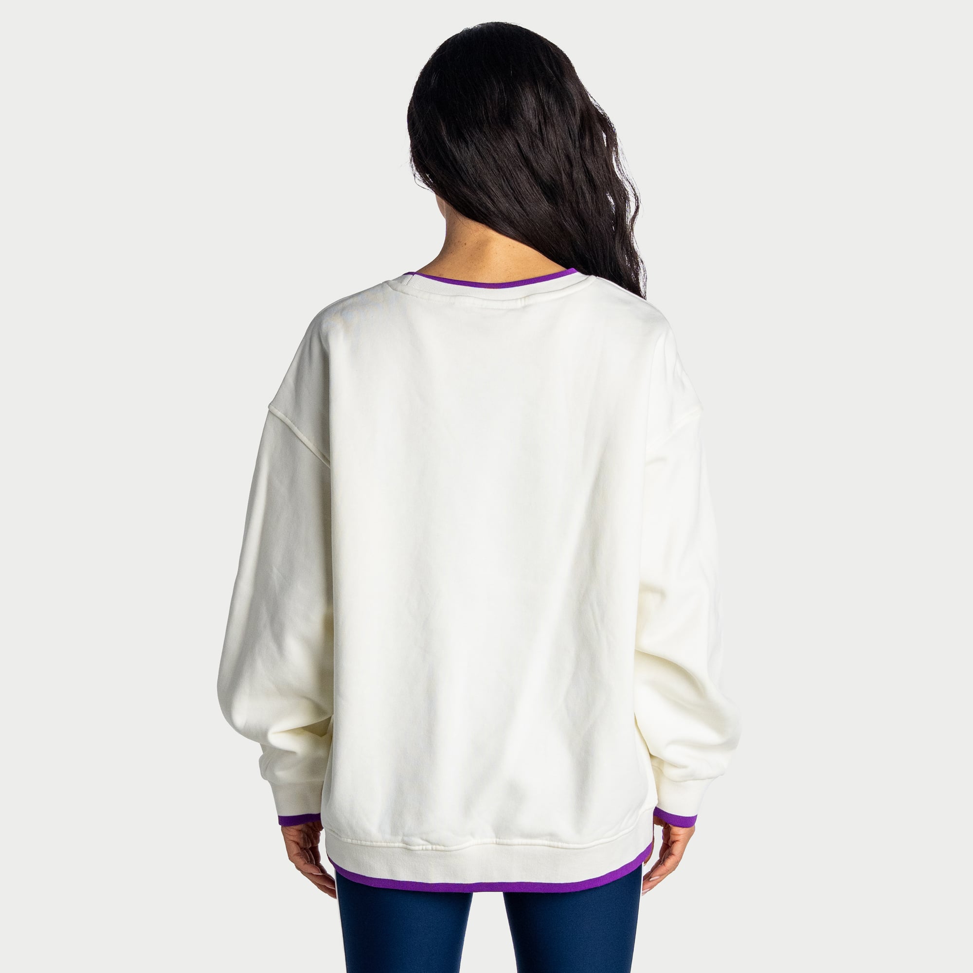 Sweat-shirt à col rond crème The Wild Collective Minnesota Vikings Skol Sister pour femme