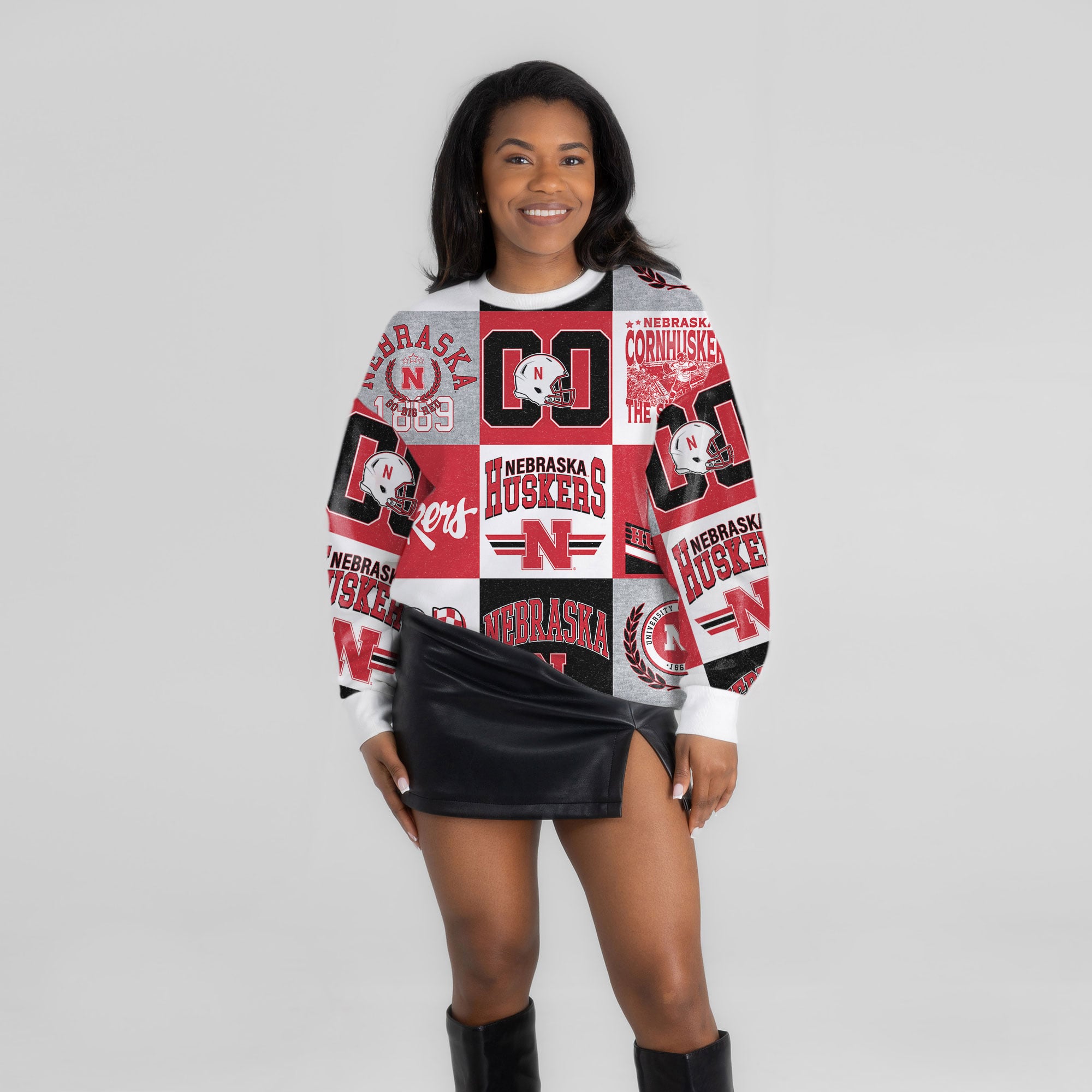 Pull à manches longues patchwork « Highlight Reel » écarlate Nebraska Huskers pour femme, collection Gameday Couture.