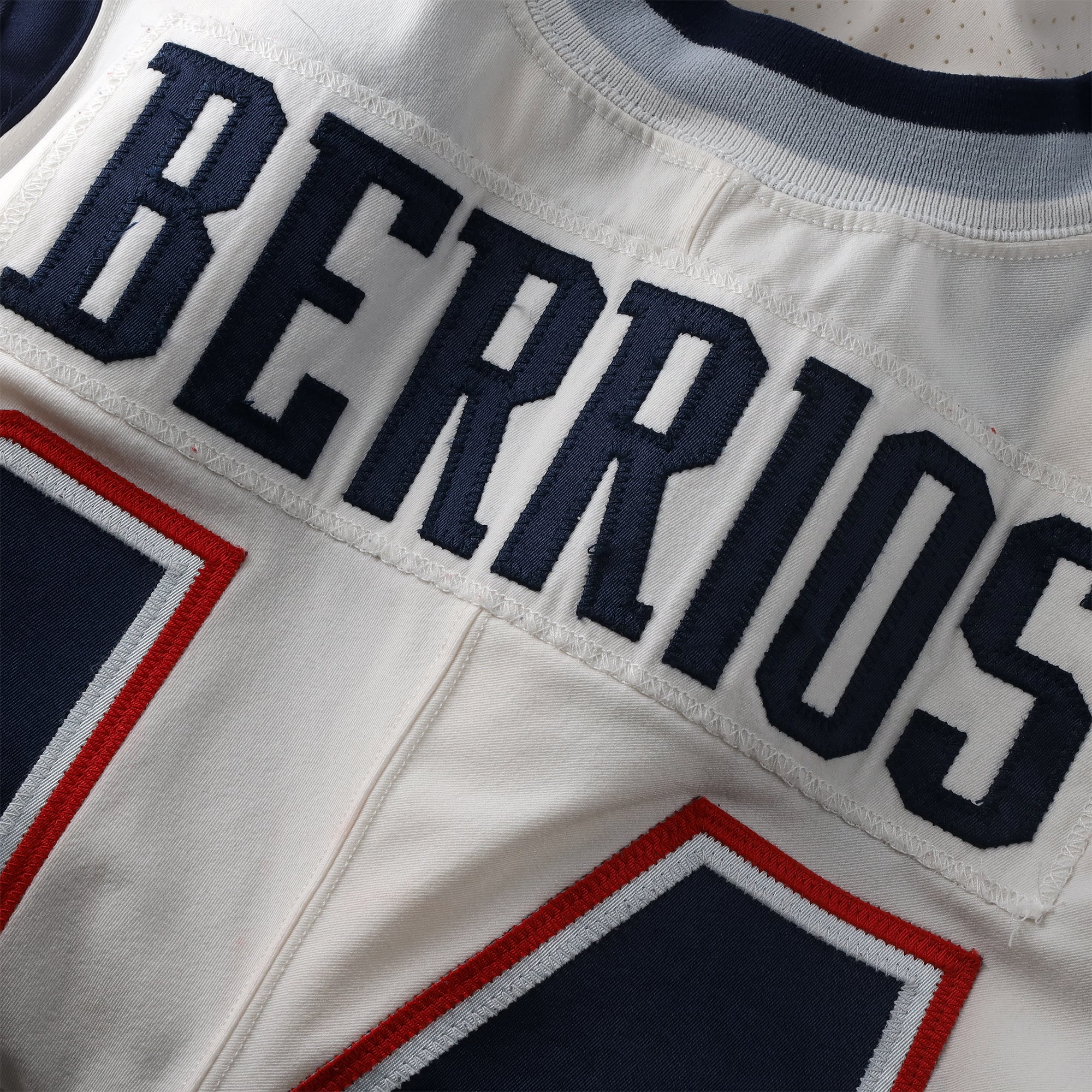 Maillot blanc Nike n° 14 porté par Braxton Berrios, des New England Patriots, lors de la saison NFL 2019.