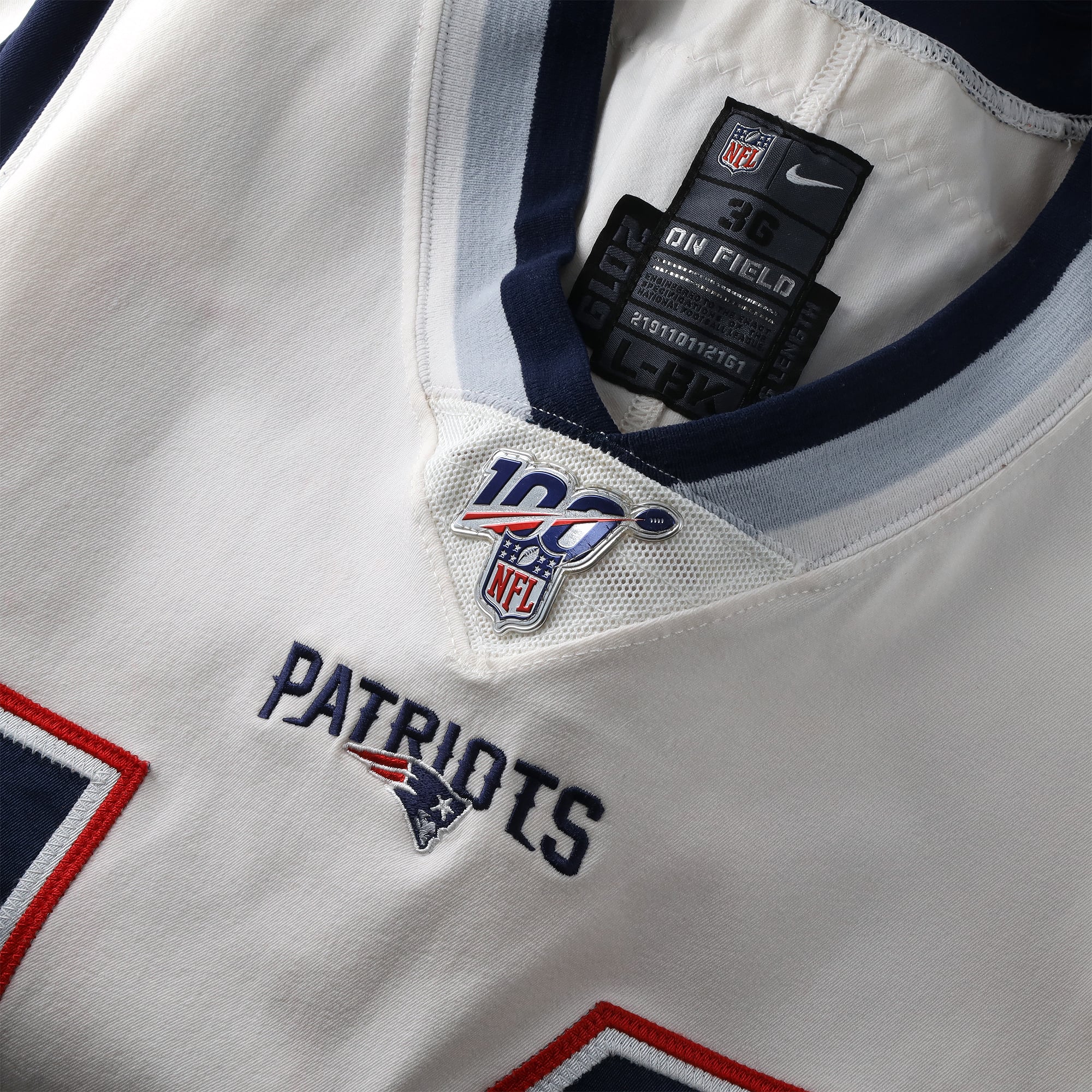 Maillot blanc Nike n° 14 porté par Braxton Berrios, des New England Patriots, lors de la saison NFL 2019.