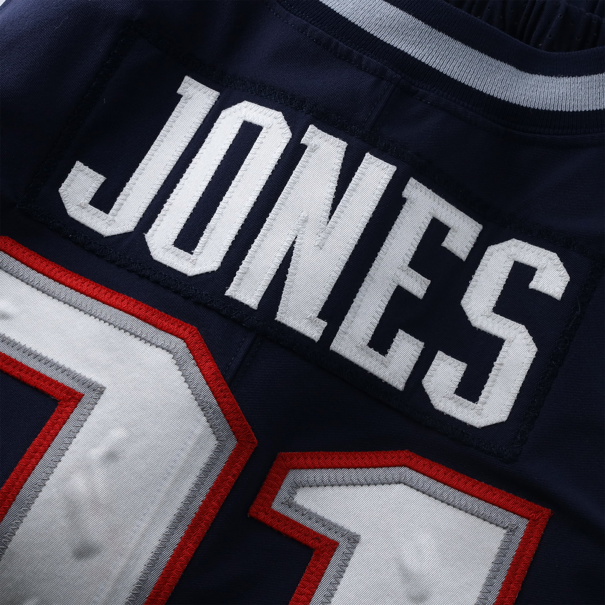 Maillot Nike bleu marine n° 31 porté par Jonathan Jones, joueur des New England Patriots, saison 2019 de la NFL