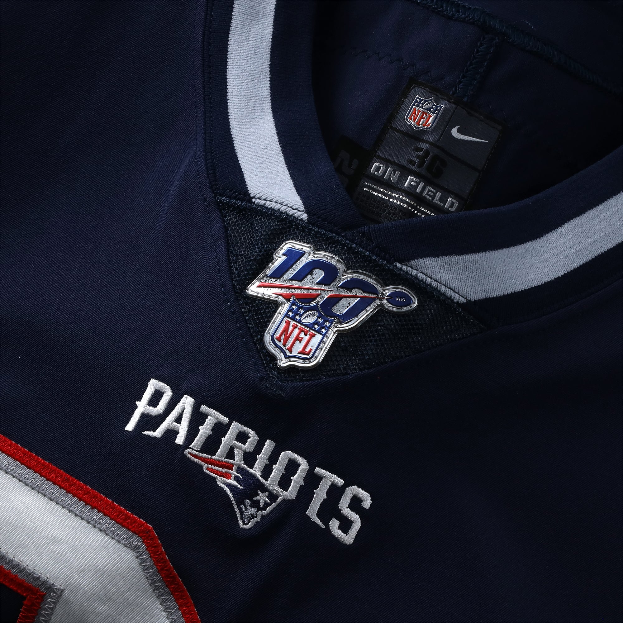 Maillot Nike bleu marine n° 31 porté par Jonathan Jones, joueur des New England Patriots, saison 2019 de la NFL