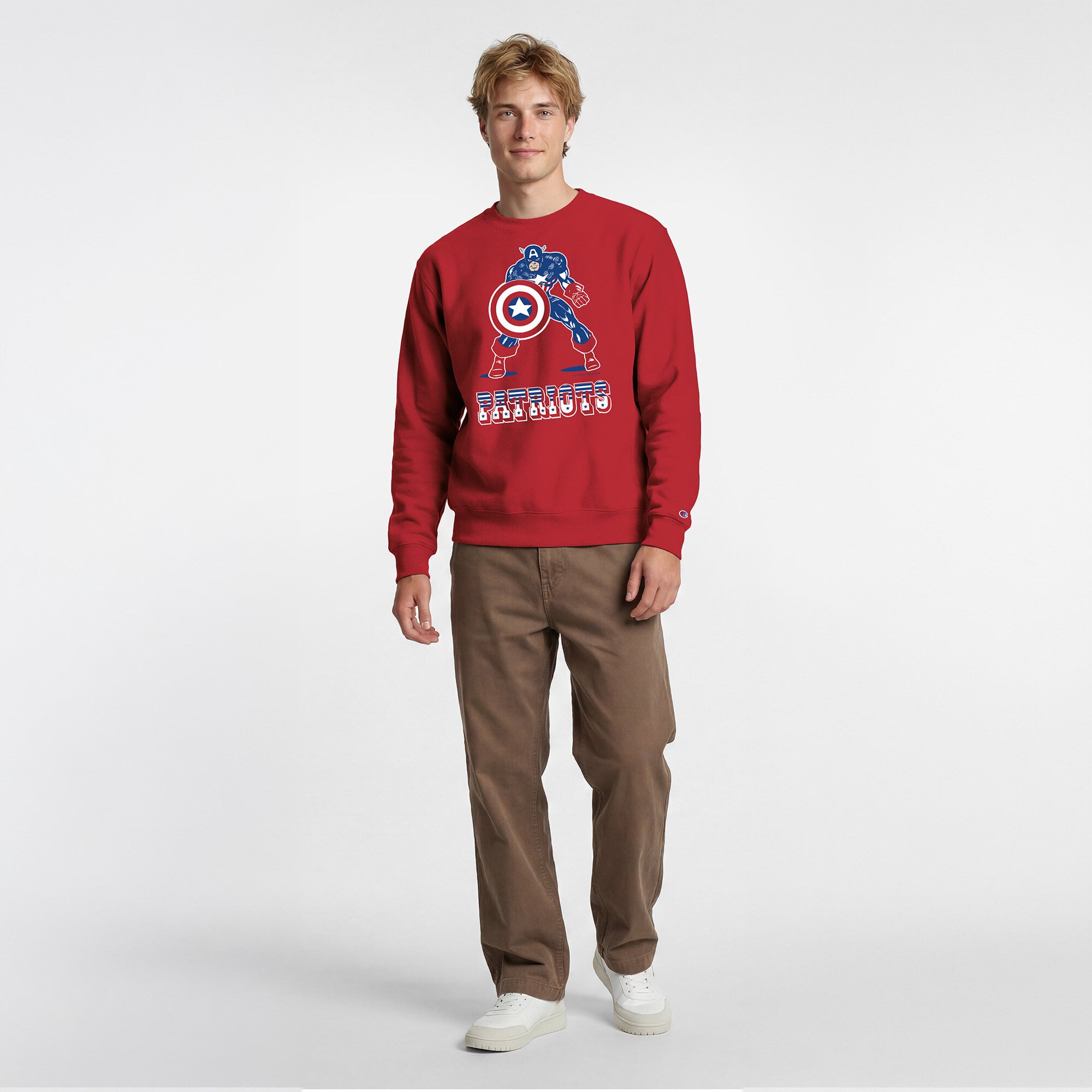 Sweat-shirt homme Disney x Champion rouge New England Patriots Captain America Powerblend