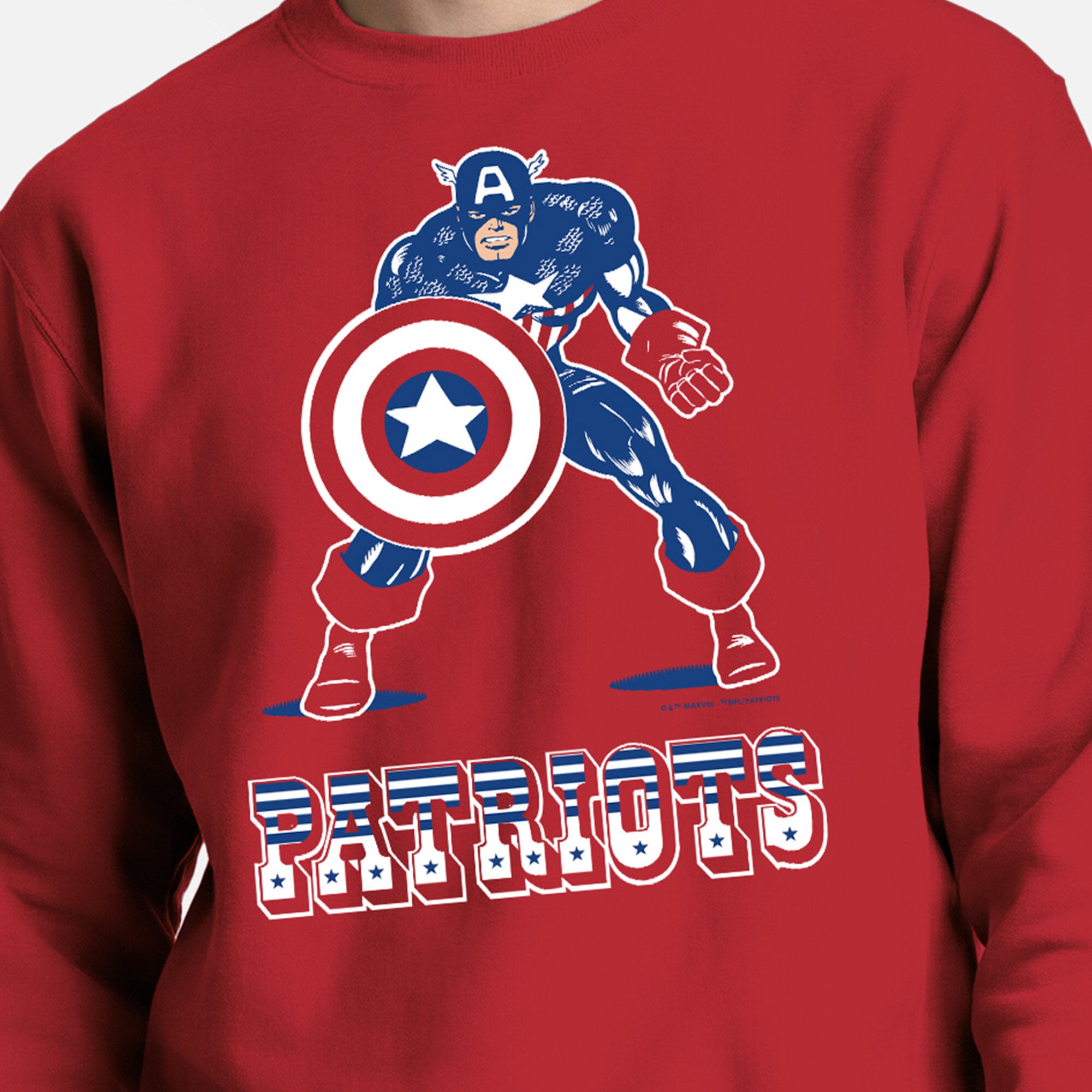 Sweat-shirt homme Disney x Champion rouge New England Patriots Captain America Powerblend