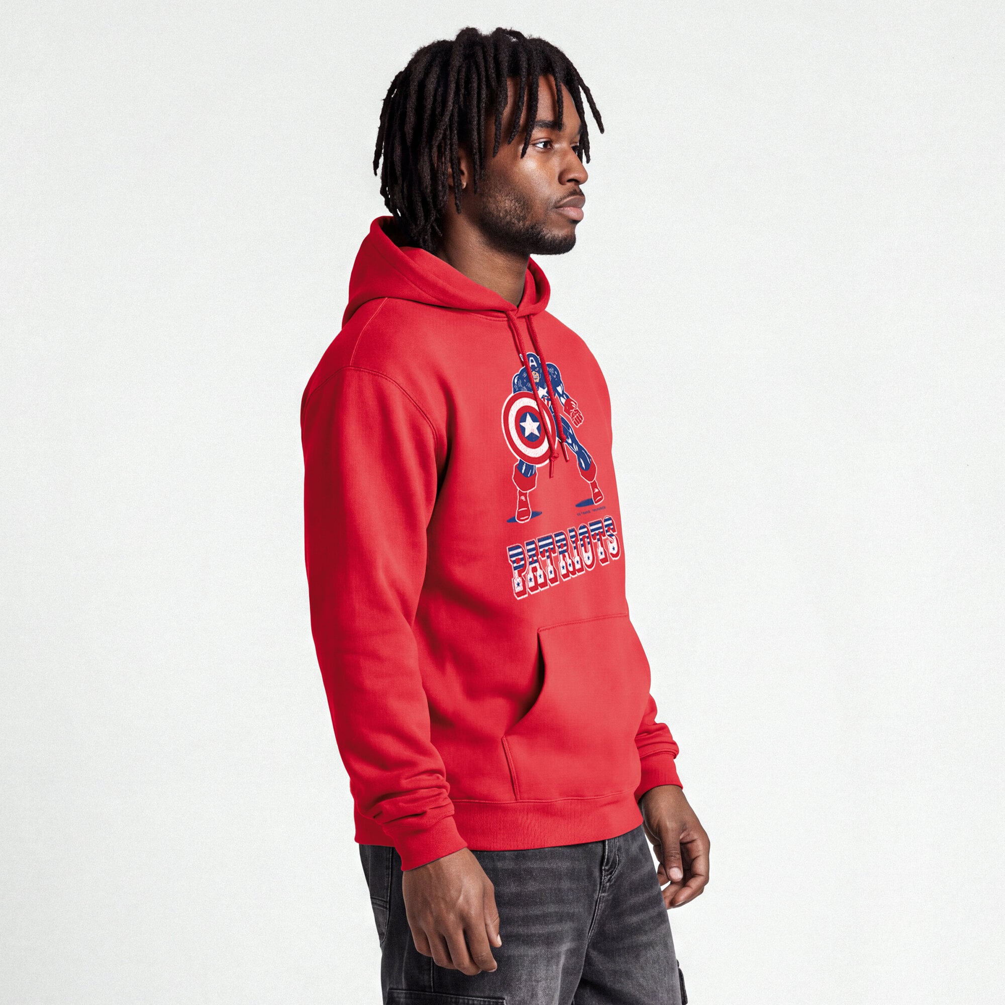 Sweat-shirt à capuche intégral rouge Disney x Champion New England Patriots Powerblend pour homme