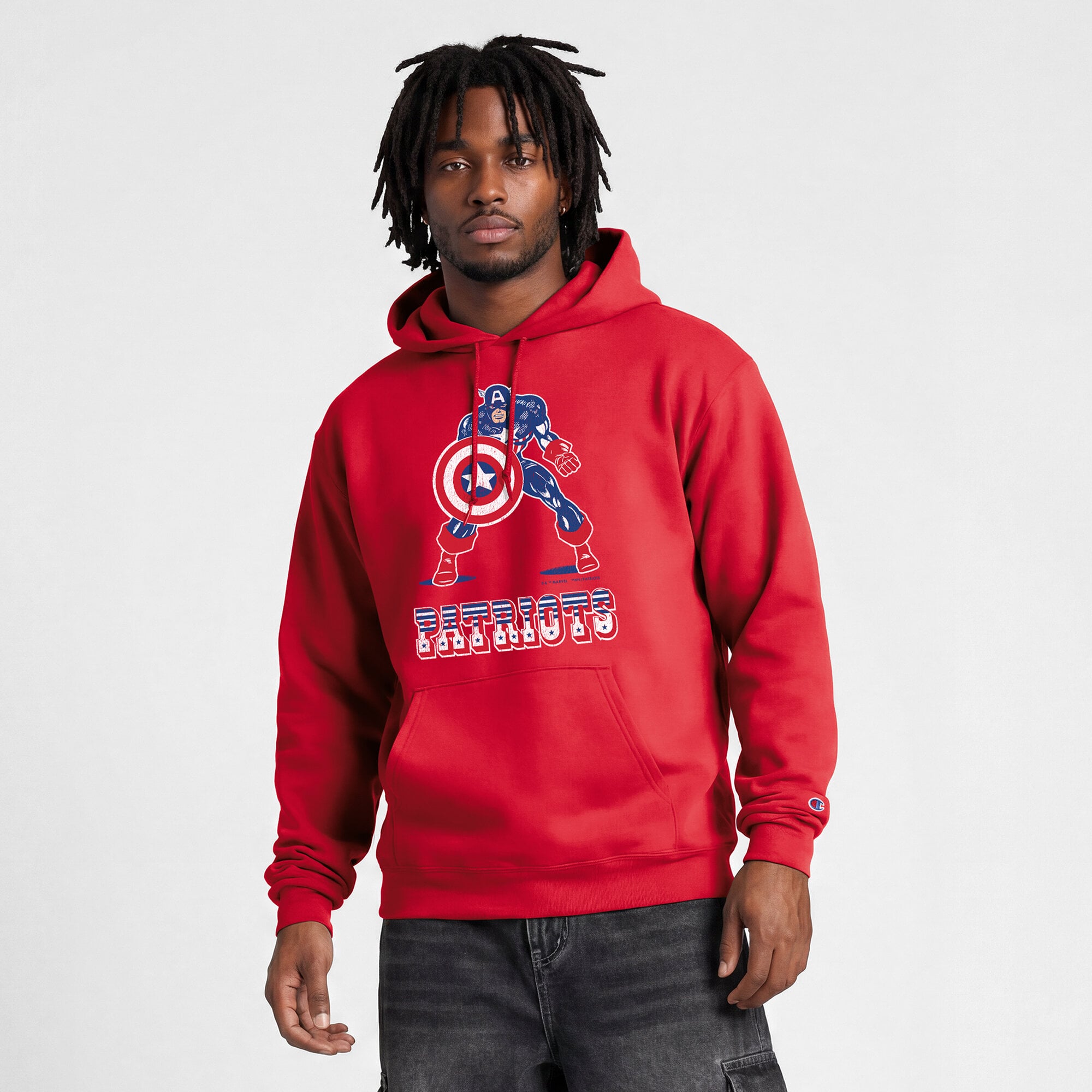 Sweat-shirt à capuche intégral rouge Disney x Champion New England Patriots Powerblend pour homme