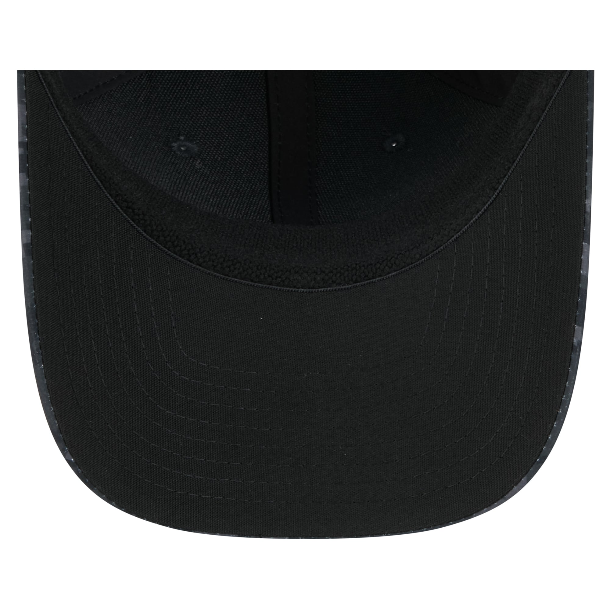 Men's New Era Black England Patriots 2026 Salute To Service 39THIRTY M-Crown Stretch Hat