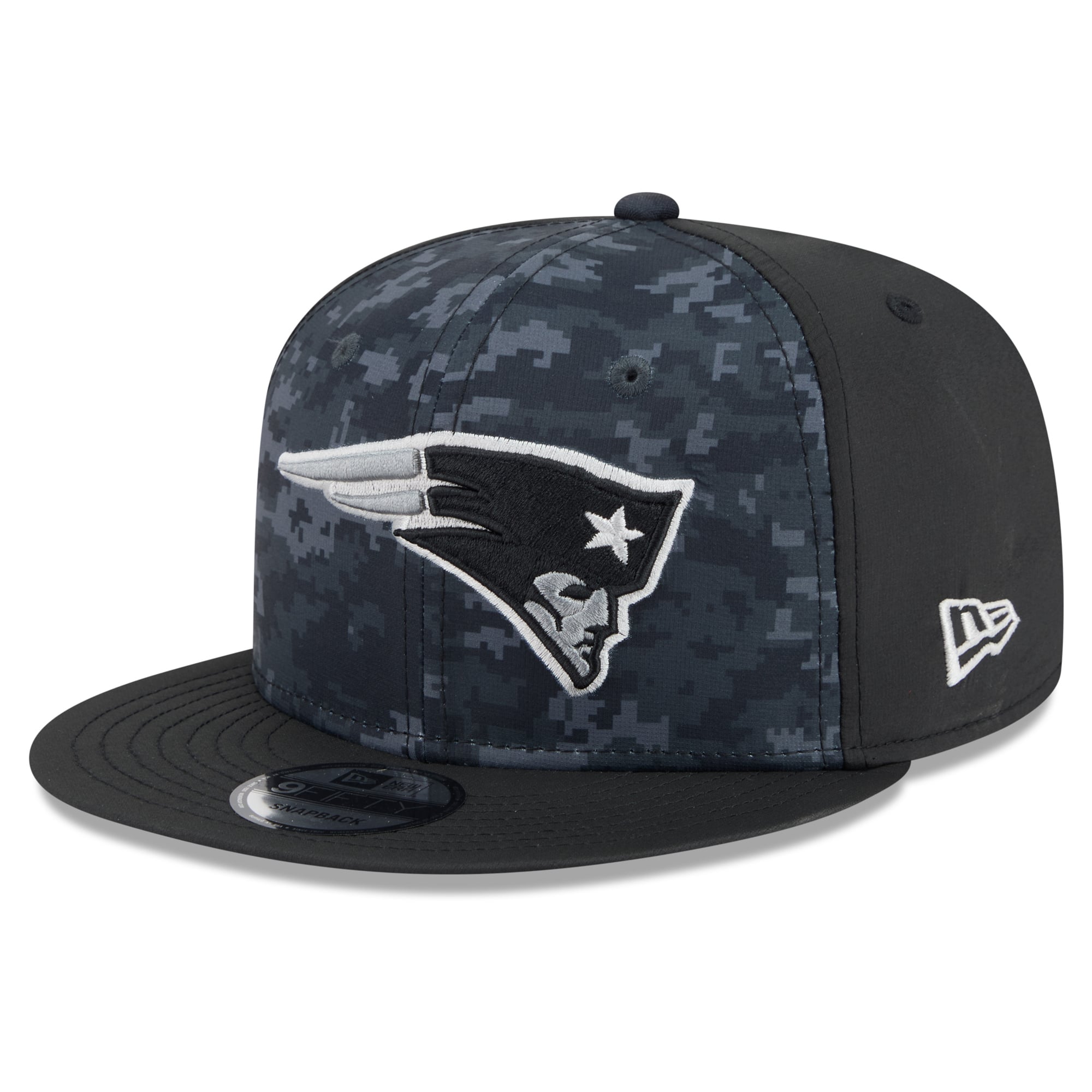 Men's New Era Black New England Patriots 2026 Salute To Service 9FIFTY Snapback Hat