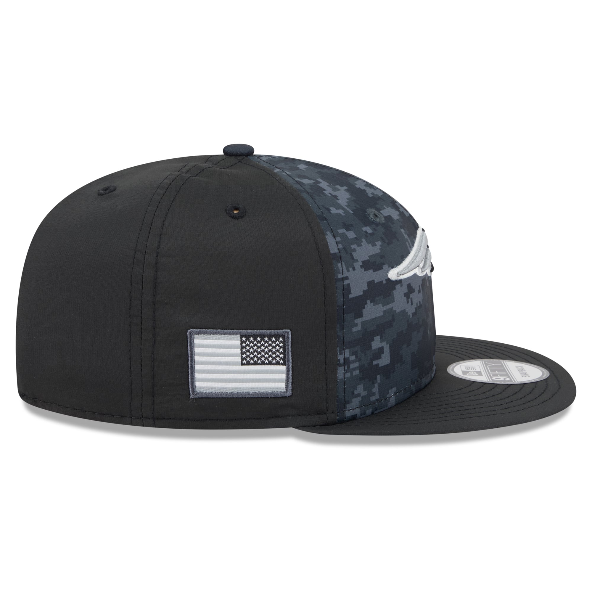 Men's New Era Black New England Patriots 2026 Salute To Service 9FIFTY Snapback Hat