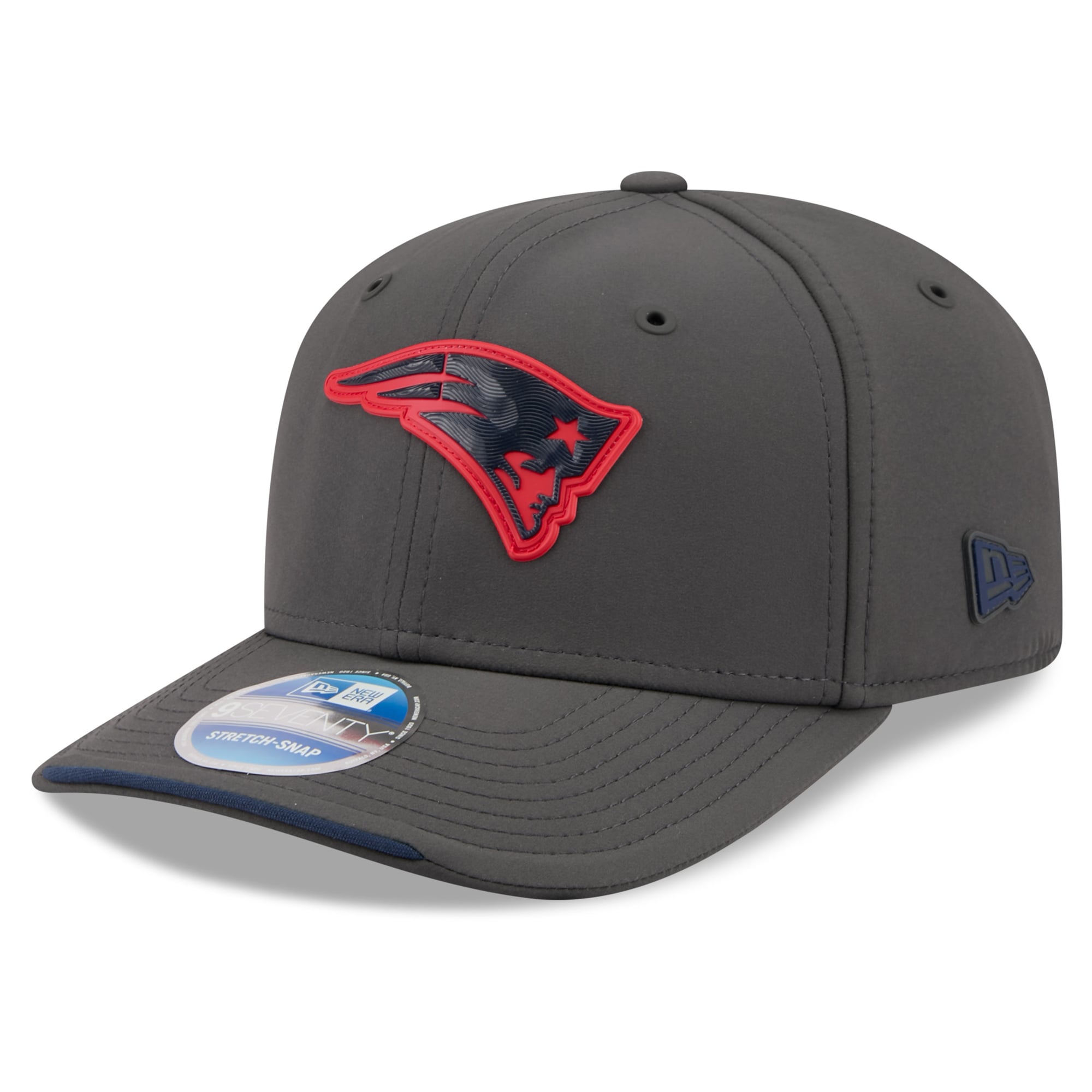 Casquette ajustable New Era anthracite New England Patriots 2026 Sideline pour temps froid 9SEVENTY