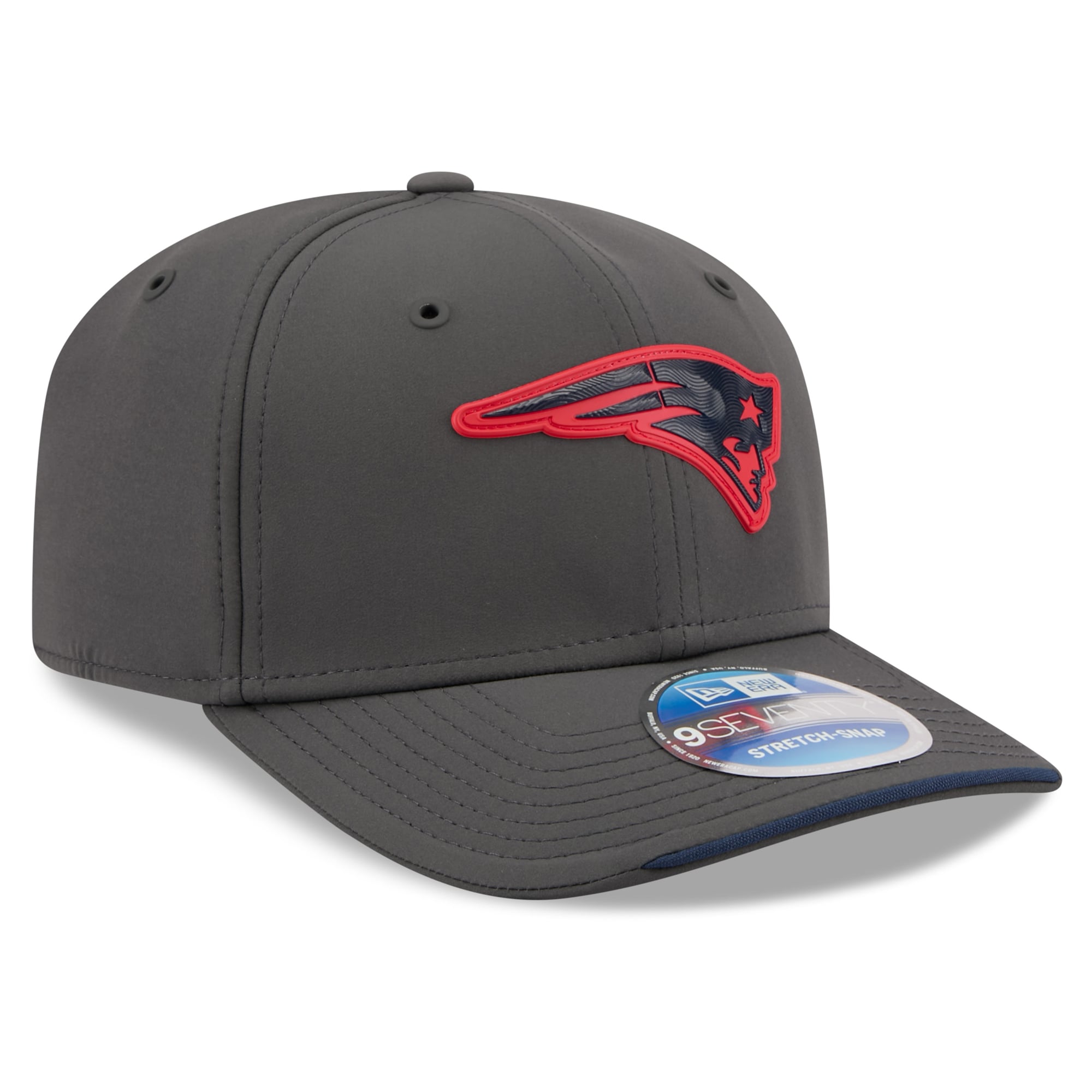 Casquette ajustable New Era anthracite New England Patriots 2026 Sideline pour temps froid 9SEVENTY