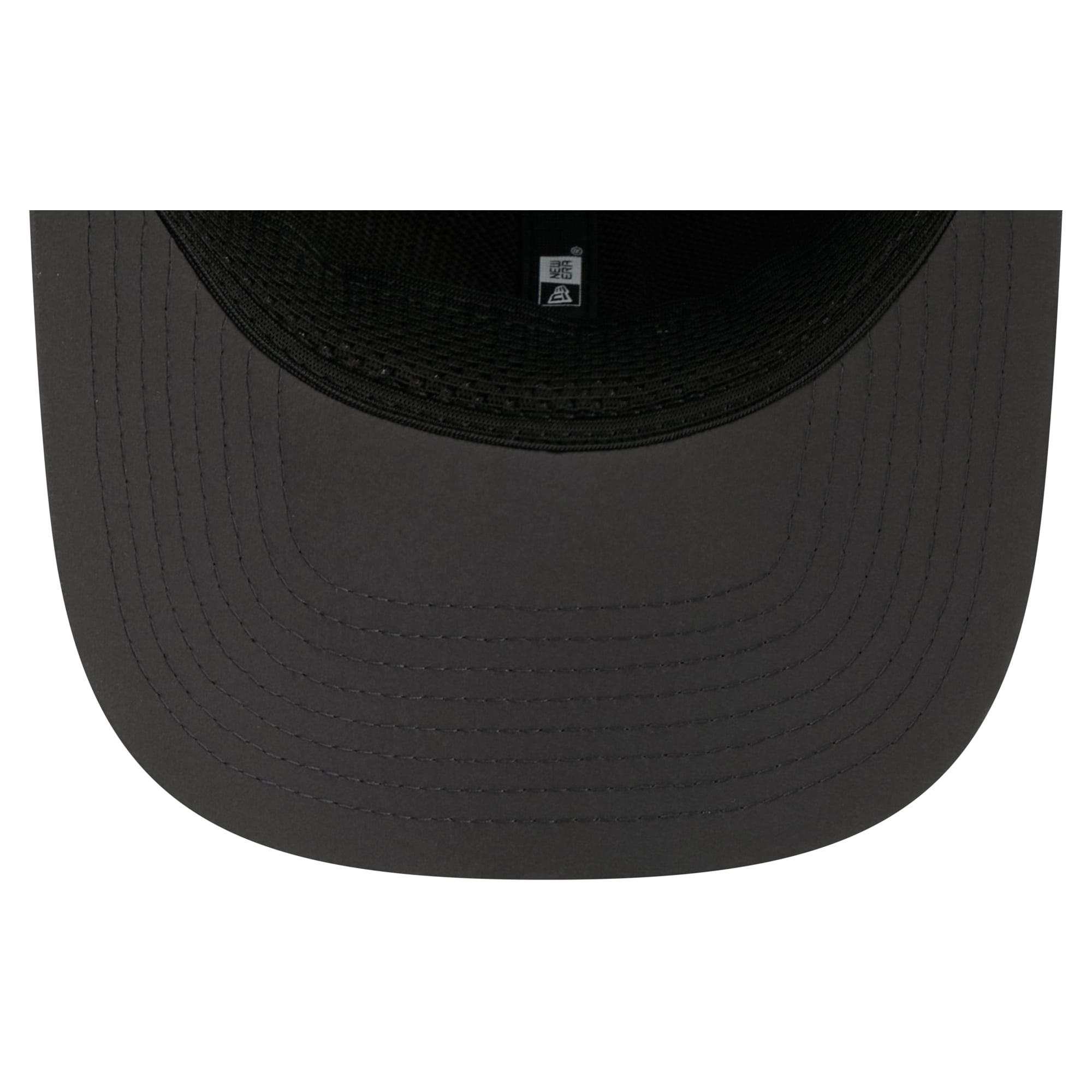 Casquette ajustable New Era anthracite New England Patriots 2026 Sideline pour temps froid 9SEVENTY