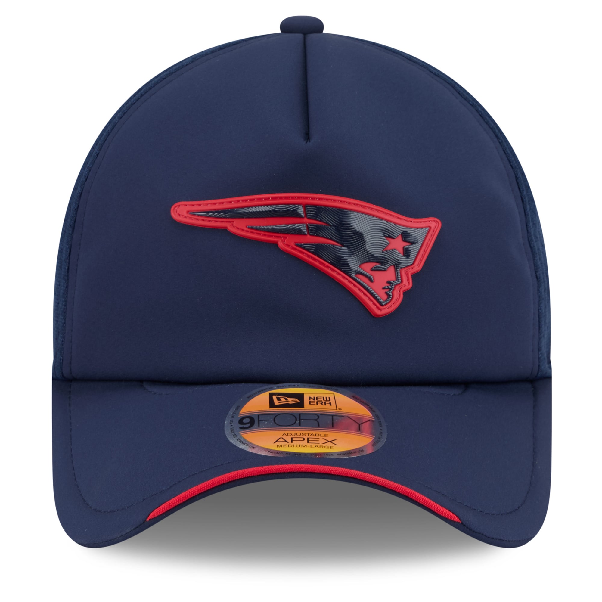 Men's New Era Navy New England Patriots 2026 Sideline Apex 9FORTY Adjustable Trucker Hat