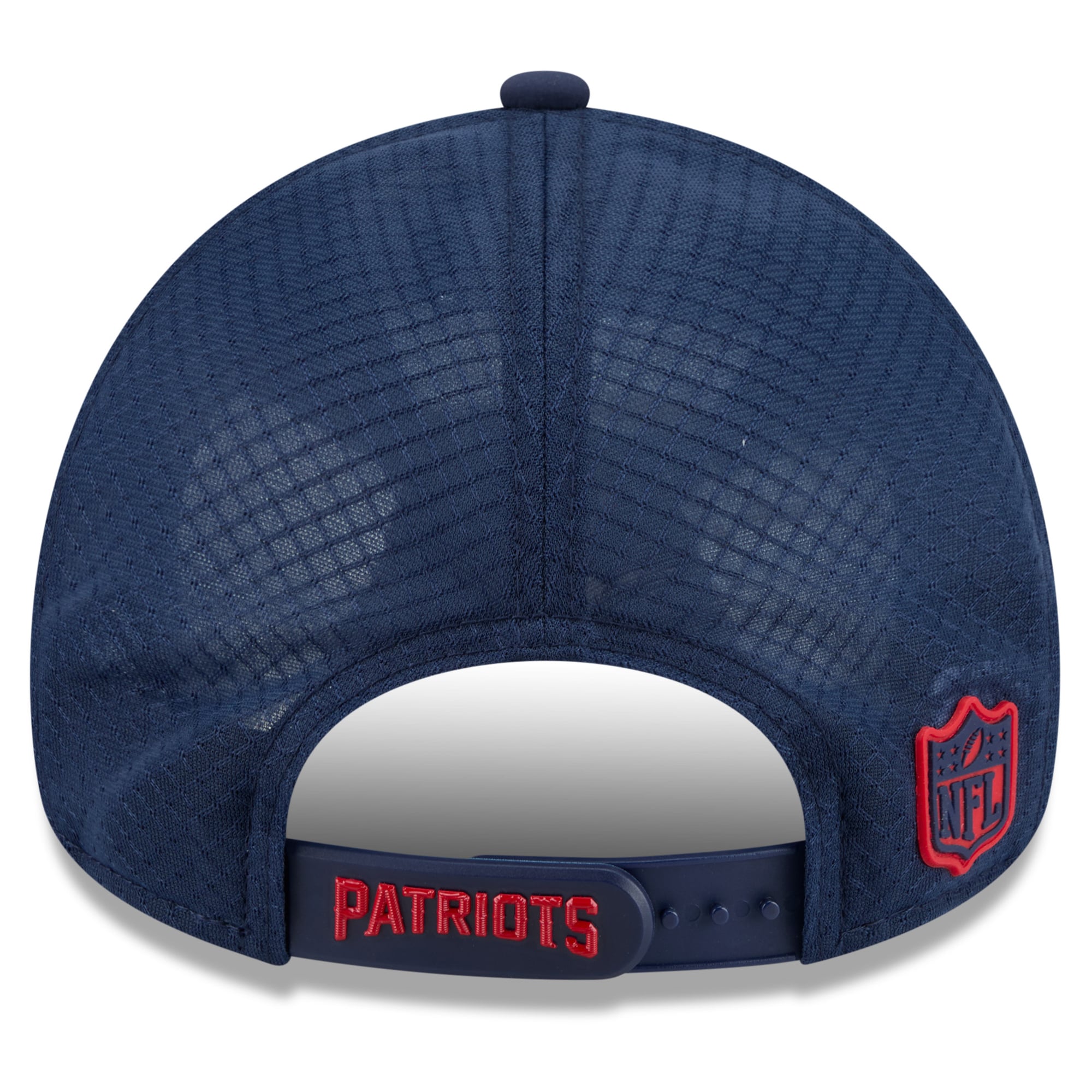Men's New Era Navy New England Patriots 2026 Sideline Apex 9FORTY Adjustable Trucker Hat