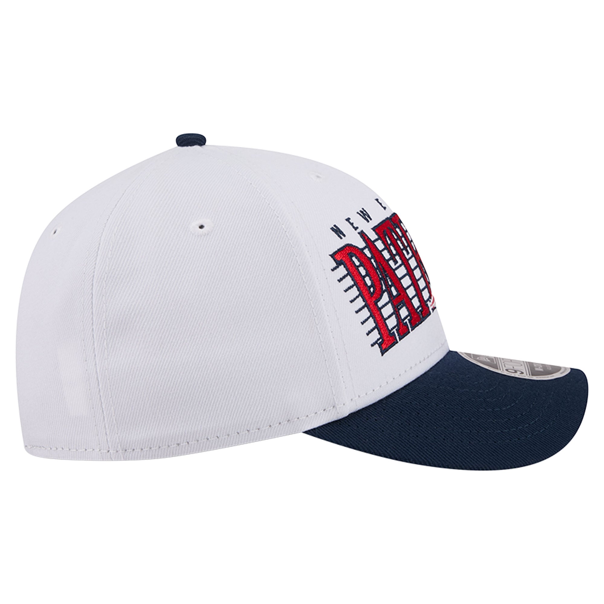 Casquette ajustable New Era blanche et marine pour homme, modèle Loyal 9FORTY M-Crown des New England Patriots