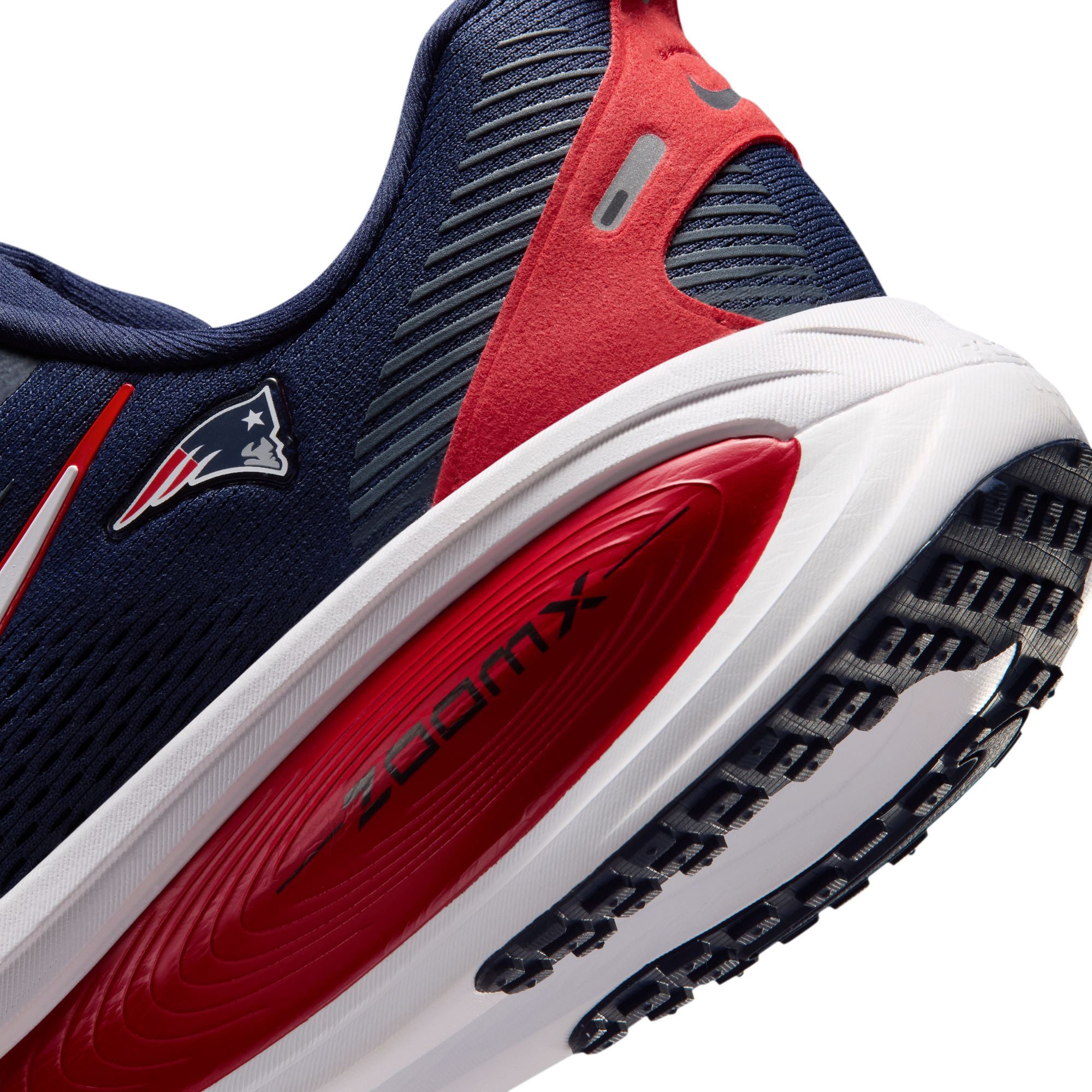 Men's Nike New England Patriots Vomero 18 Running Shoes